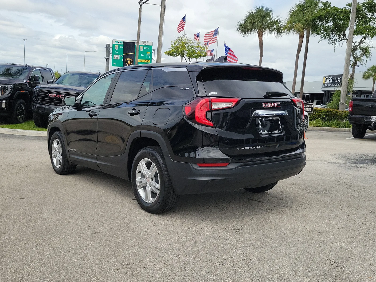 2024 GMC Terrain SLE photo 7