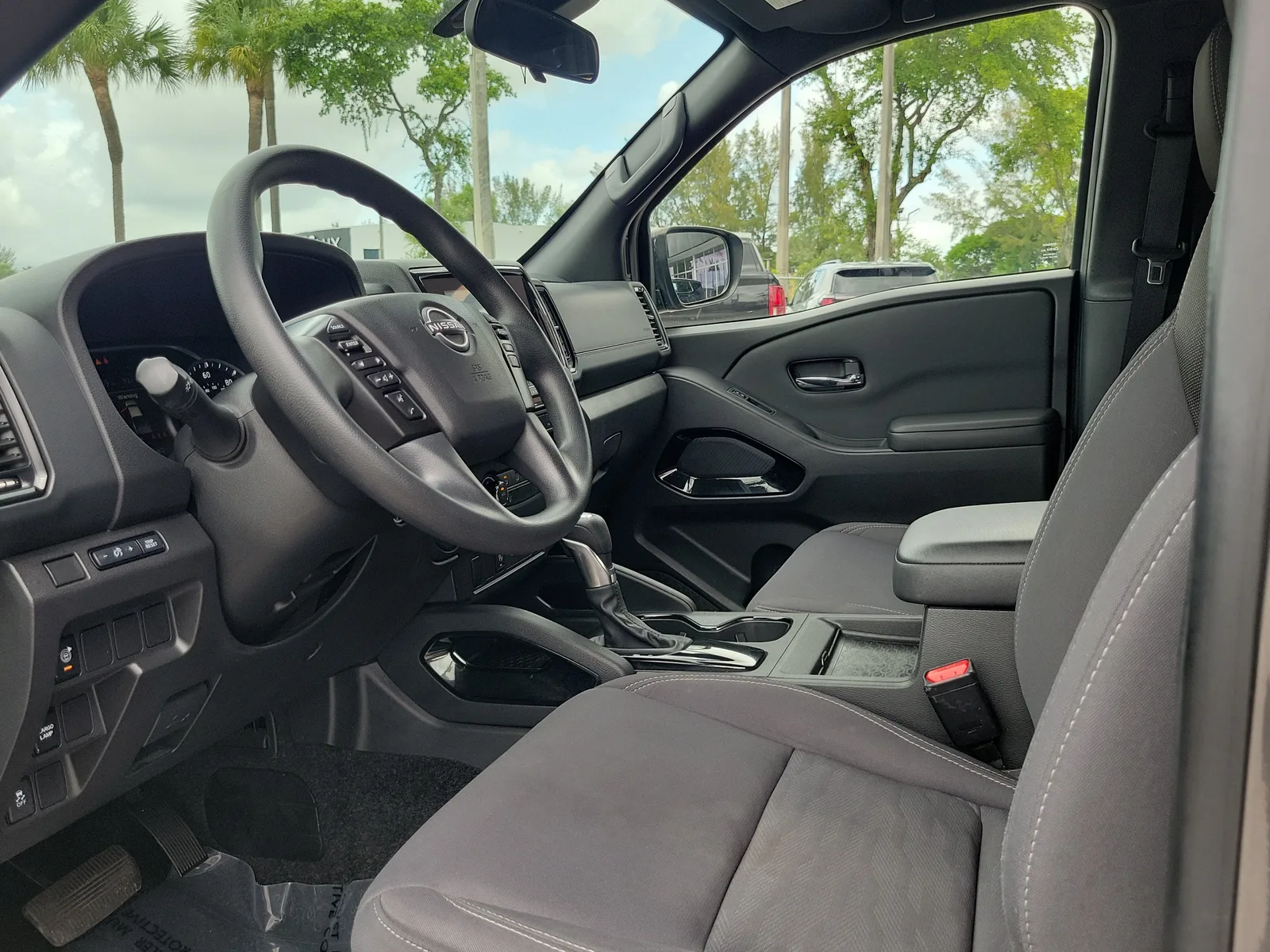 2023 Nissan Frontier SV photo 15