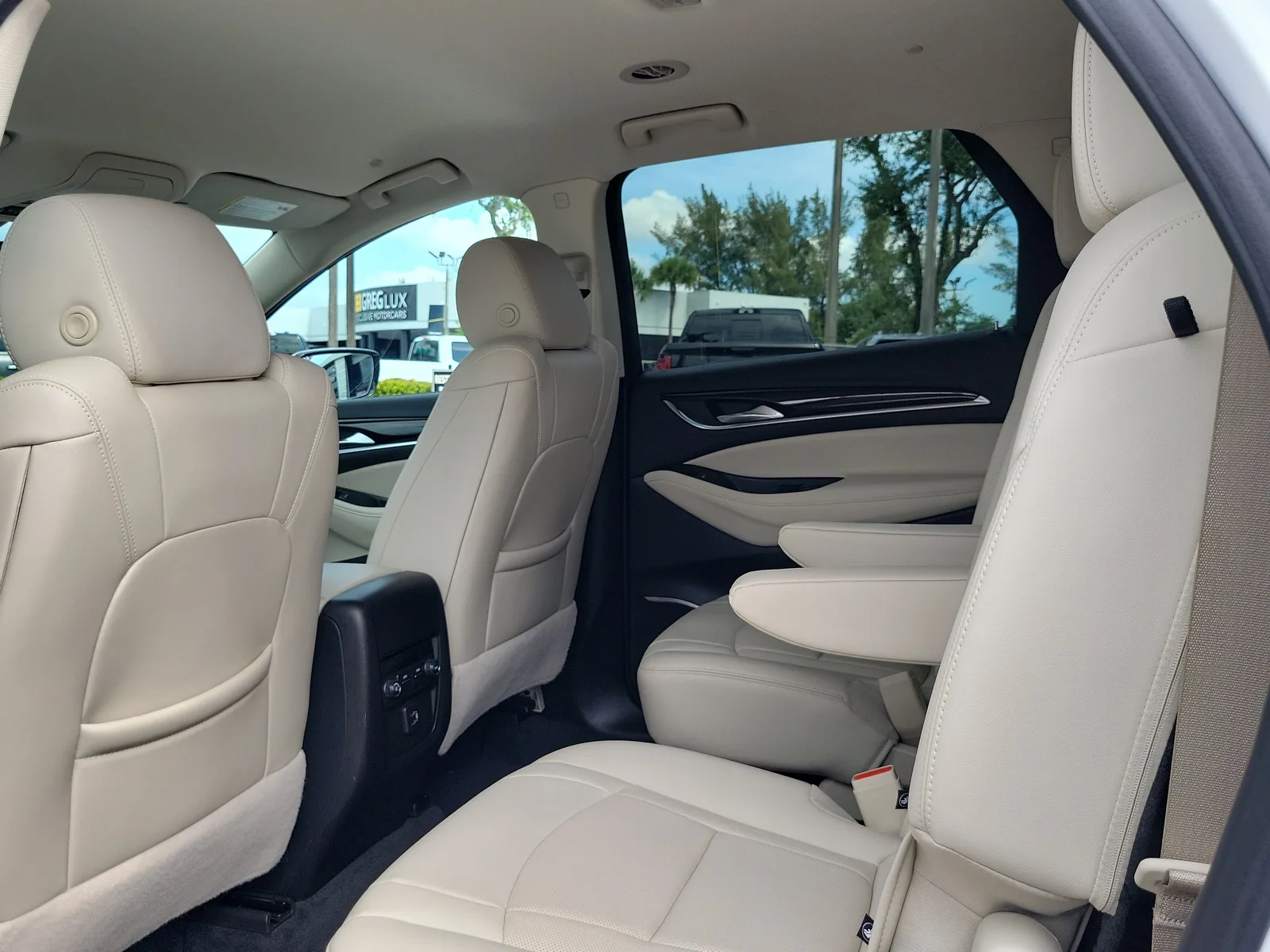 2024 Buick Enclave Essence photo 13