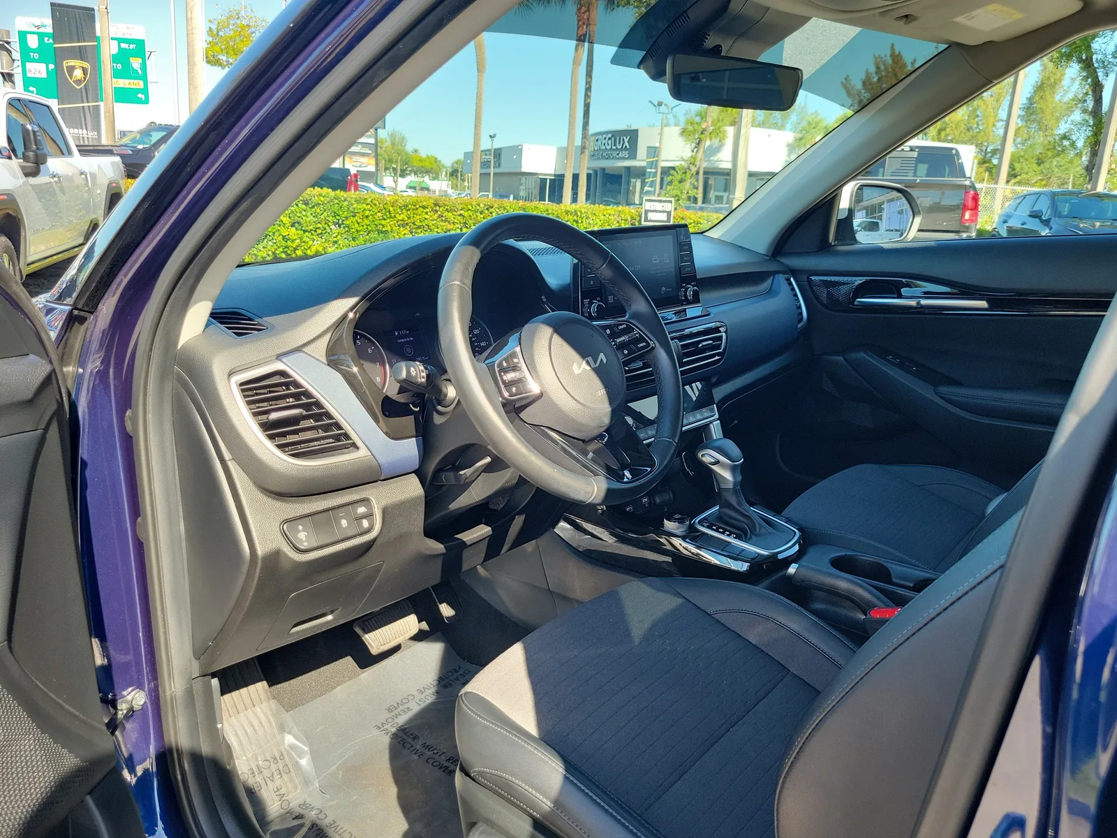 2023 Kia Seltos S photo 9