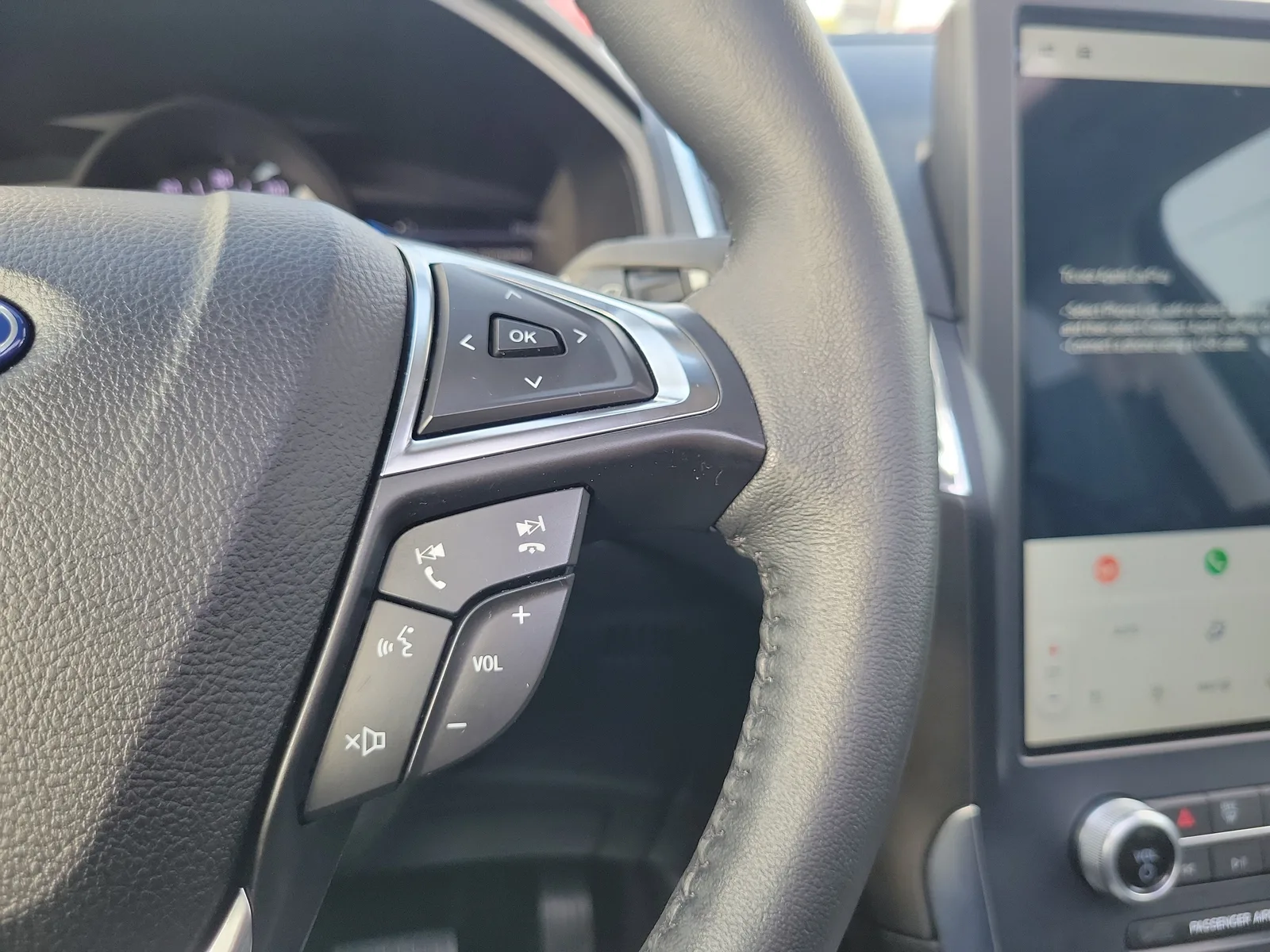 2022 Ford Edge Titanium 4WD photo 22