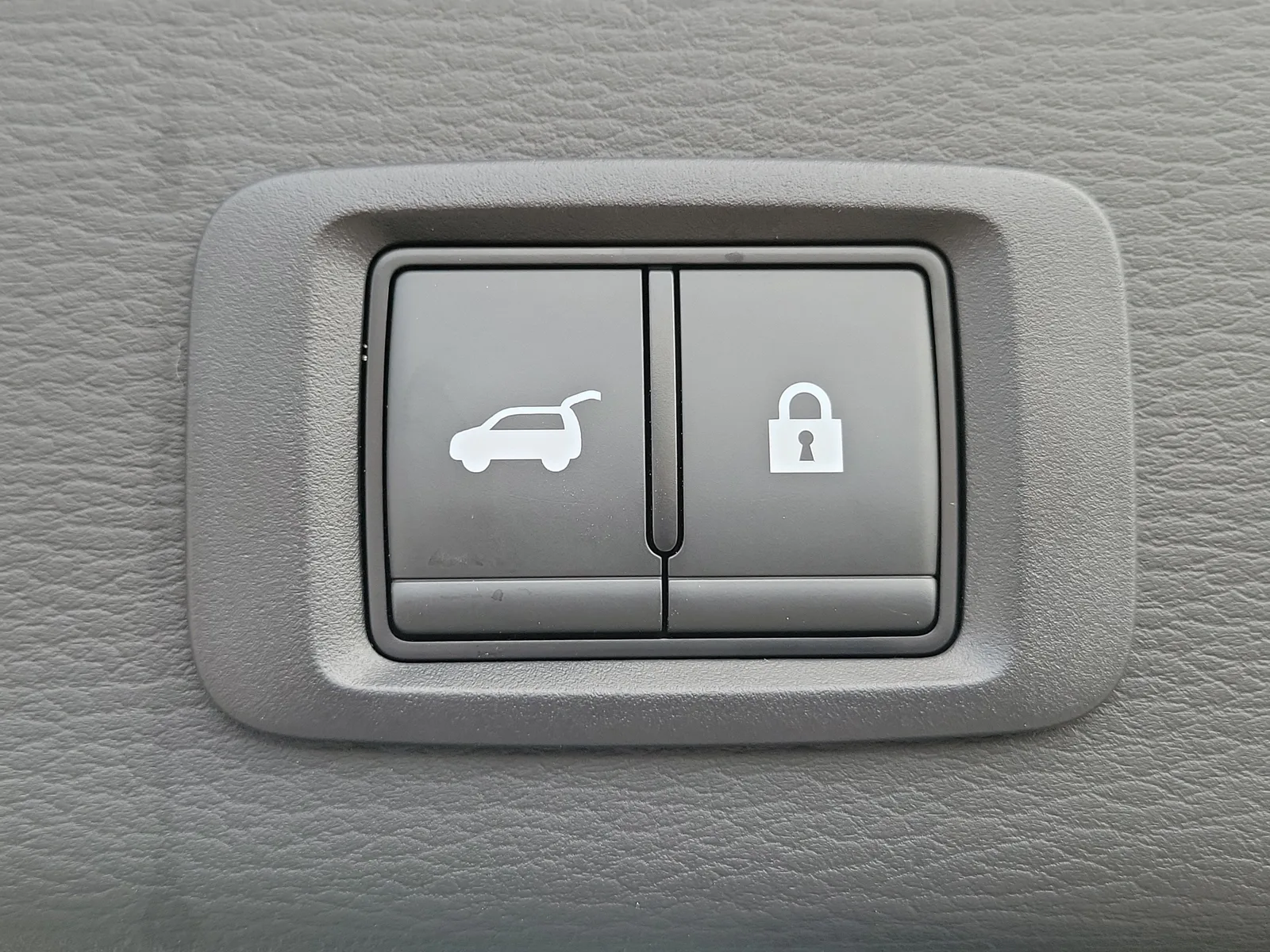 2025 Mitsubishi Outlander SE photo 17