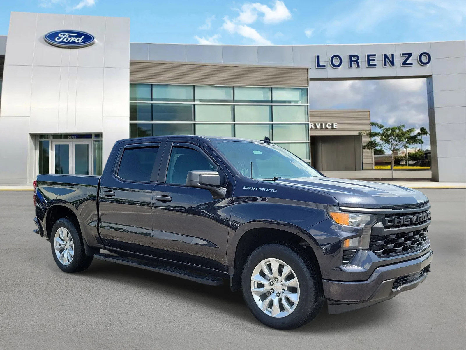 2023 Chevrolet Silverado 1500 Custom photo 3