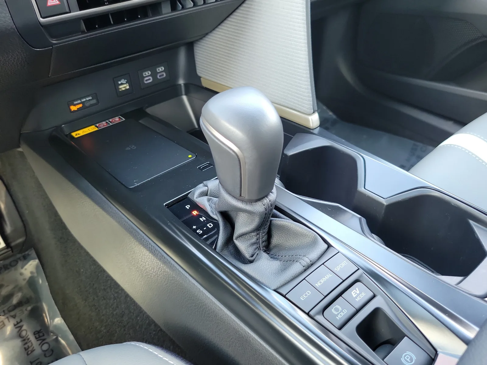 2025 Toyota Camry LE photo 27