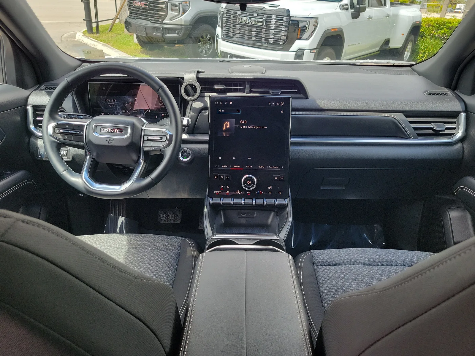 2025 GMC Terrain Elevation photo 17