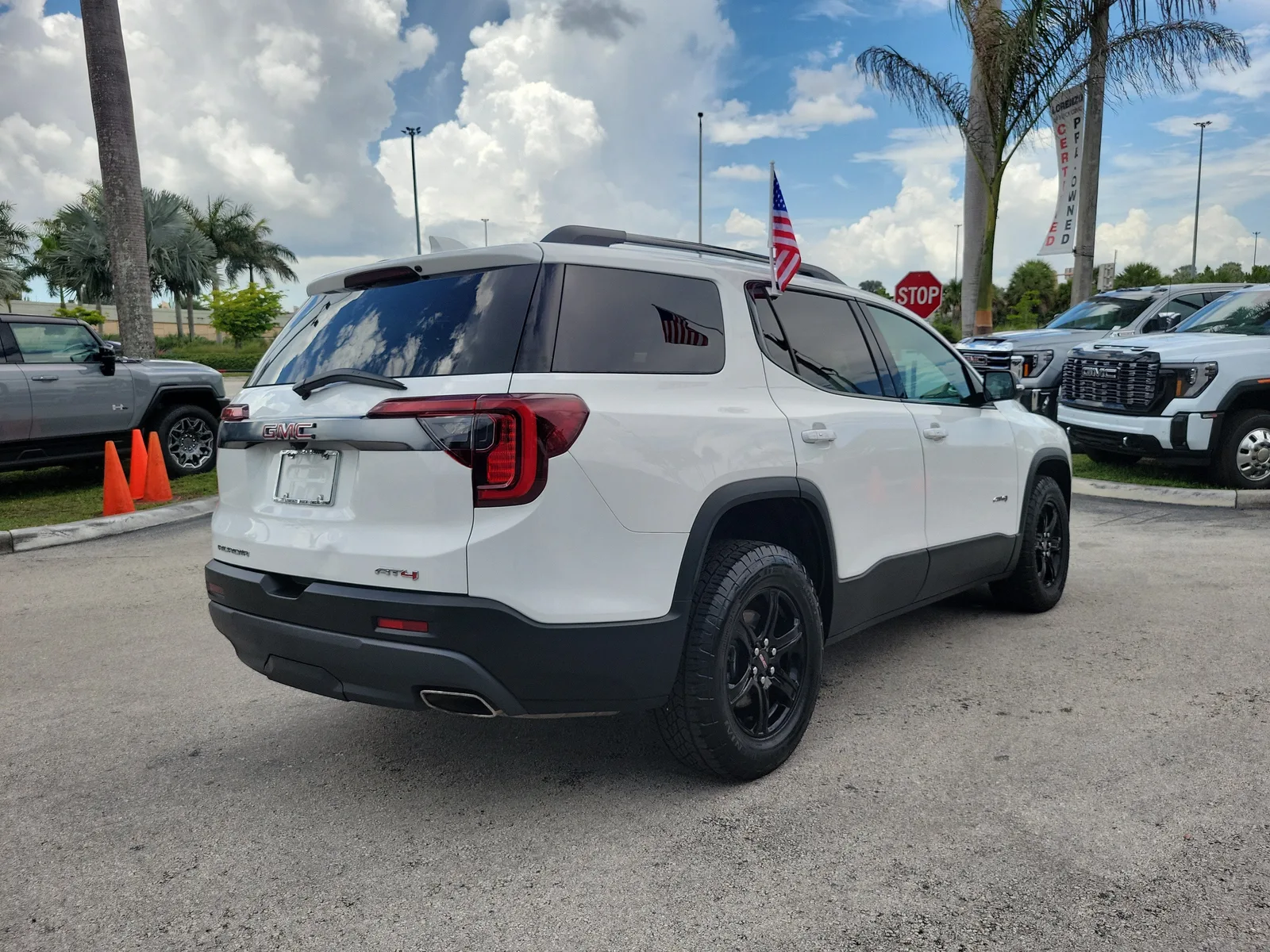2023 GMC Acadia AT4 photo 5