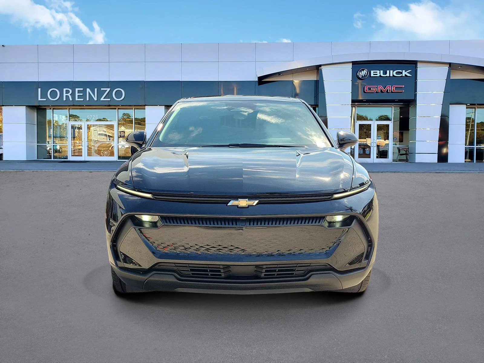 2025 Chevrolet Equinox EV LT photo 2