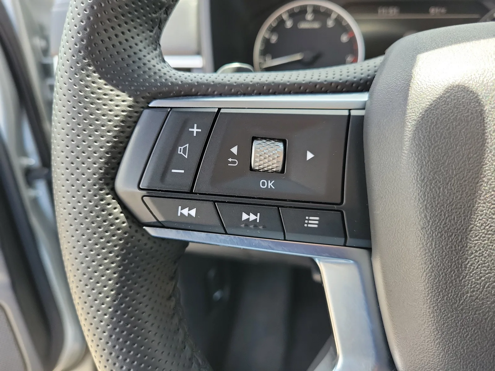 2025 Mitsubishi Outlander SE photo 27