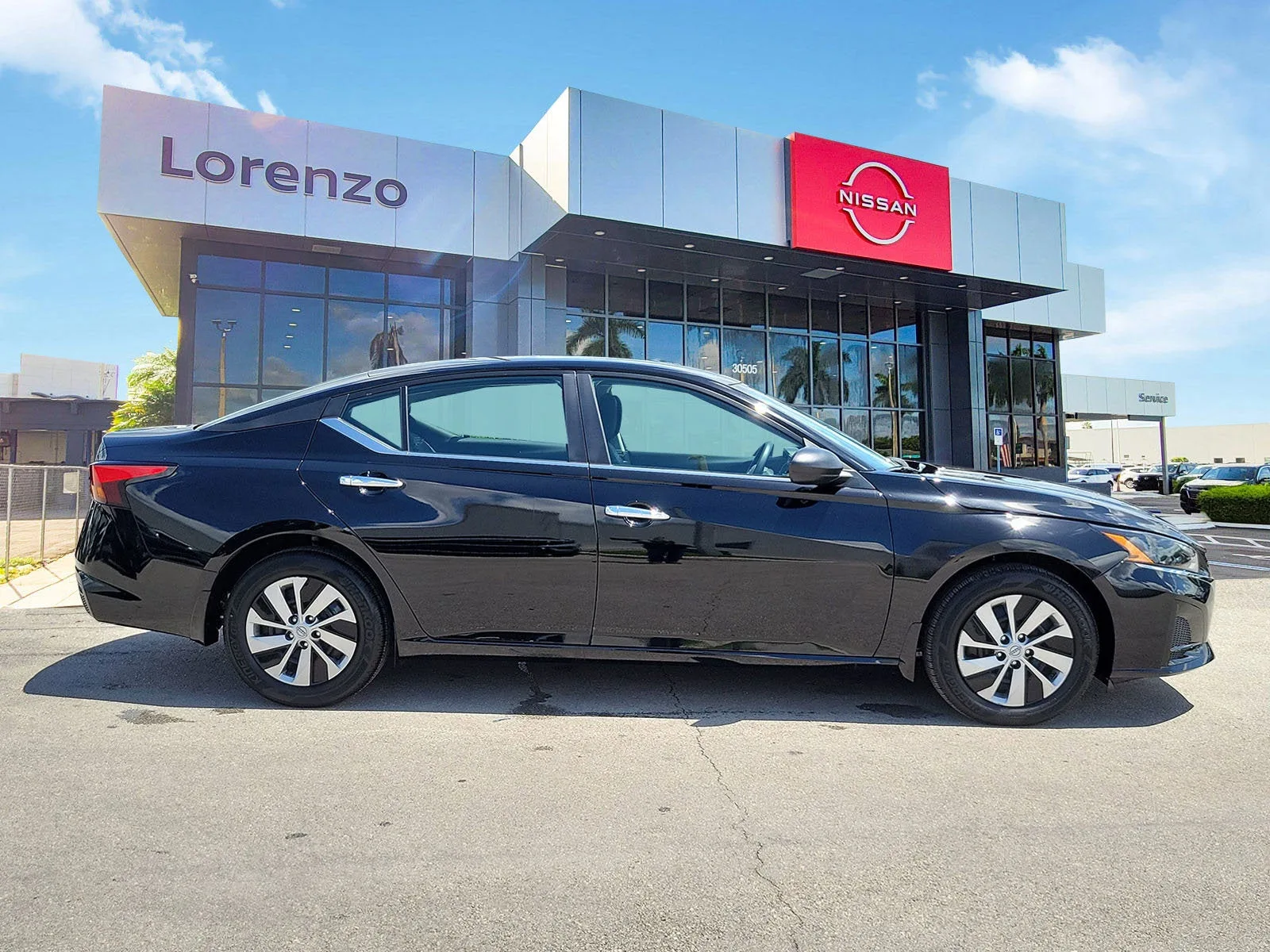 2025 Nissan Altima S photo 4
