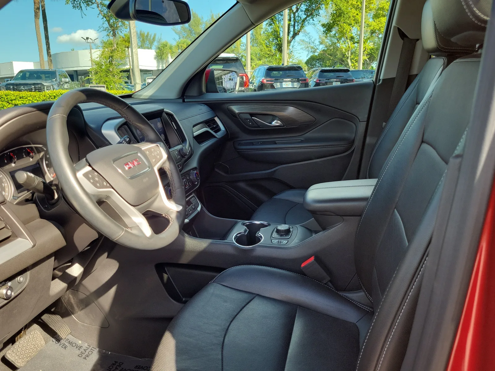2024 GMC Terrain SLT photo 9