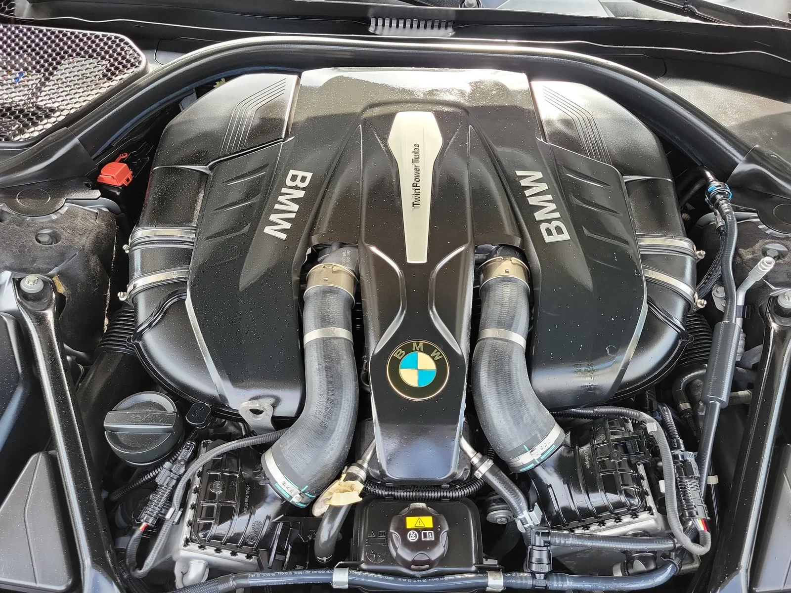 2017 BMW 7 Series 750i photo 28