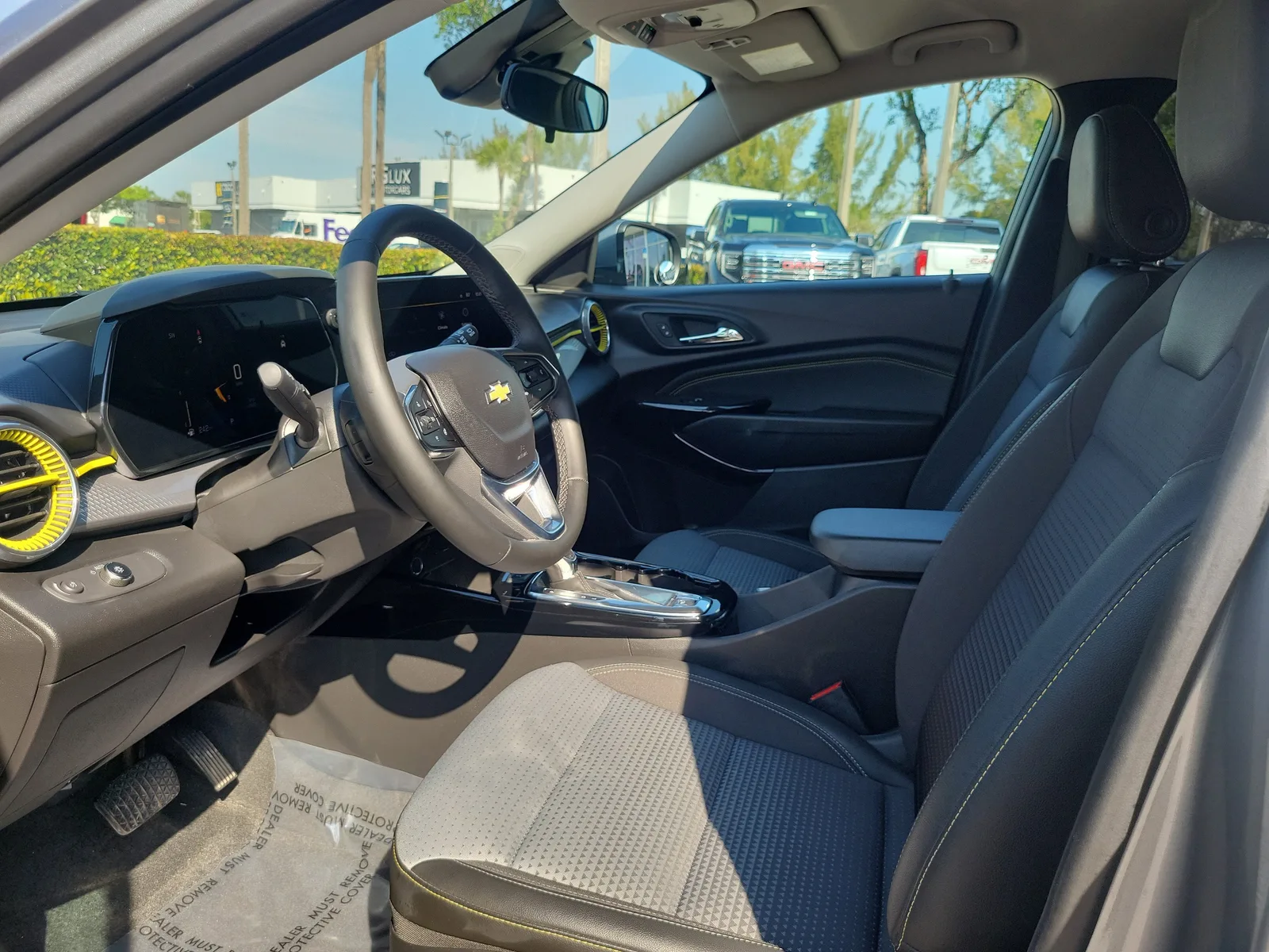 2025 Chevrolet Trax LT photo 11