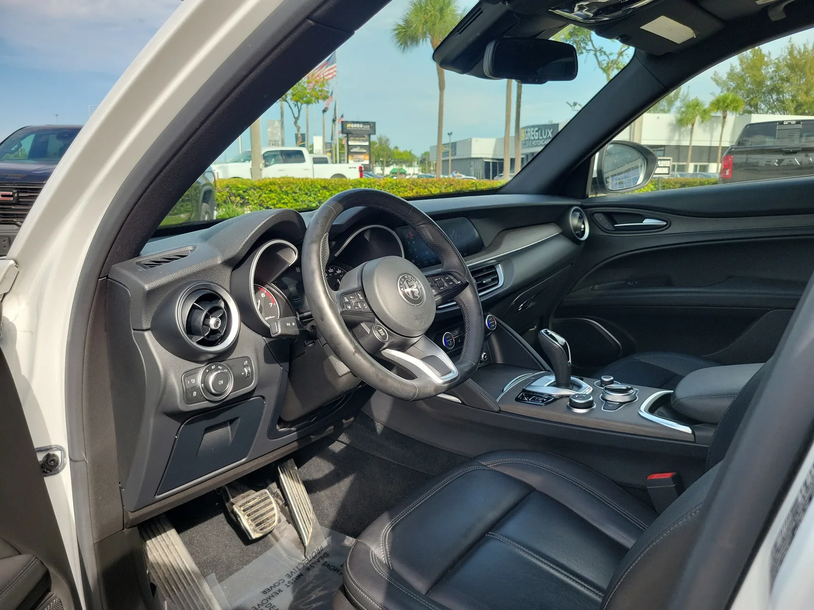 2023 Alfa Romeo Stelvio Ti photo 16