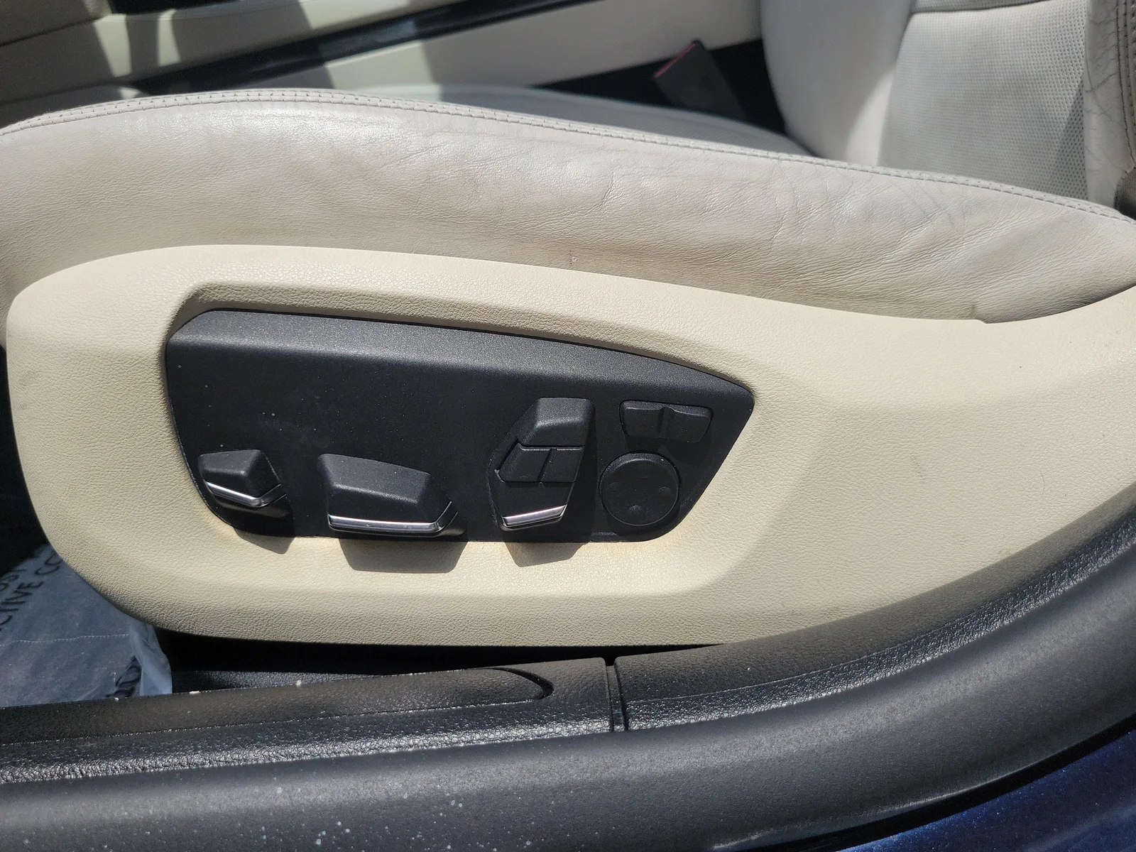 2013 BMW 7 Series 750Li xDrive photo 13