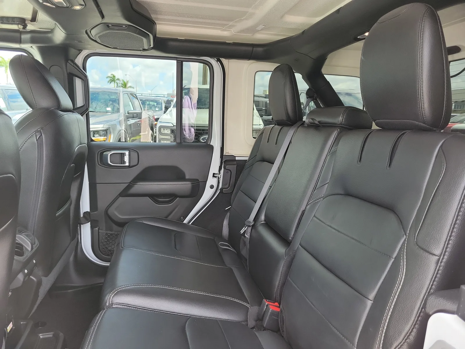 2023 Jeep Wrangler 4xe Sahara 4WD photo 12