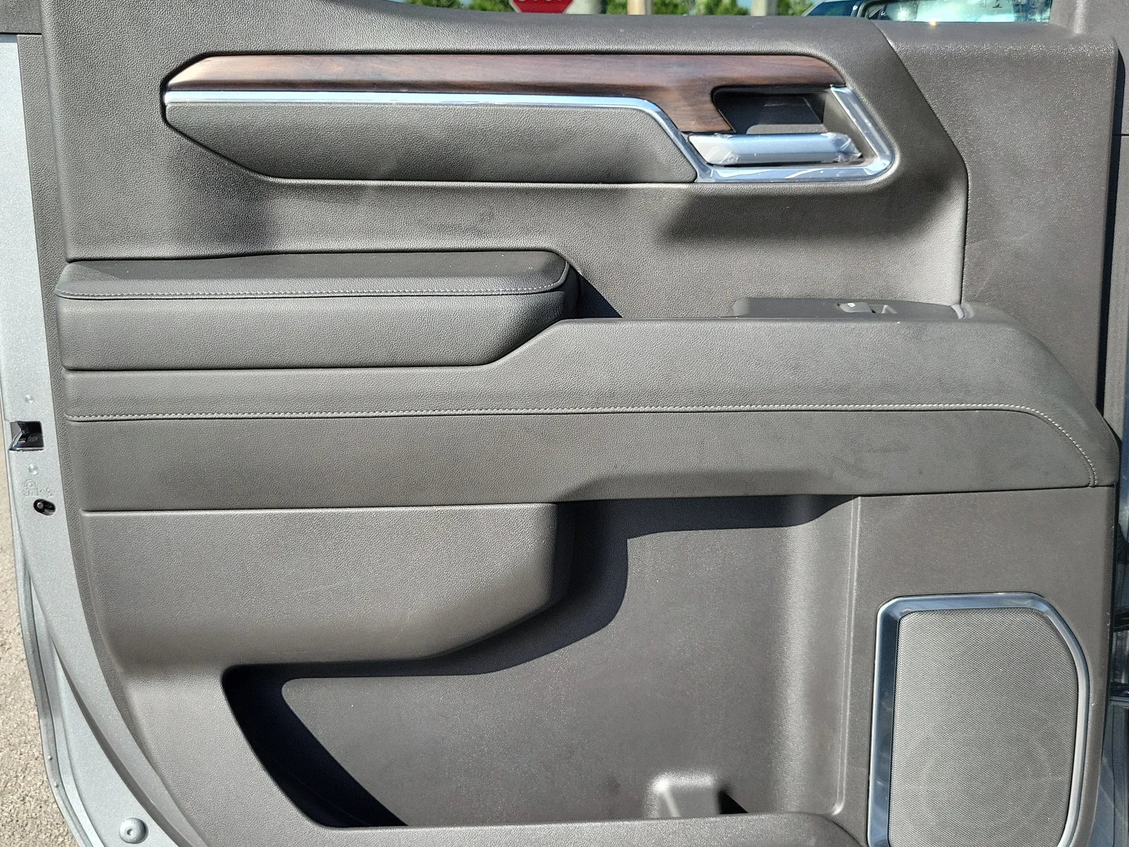 2024 GMC Sierra 1500 SLT photo 24