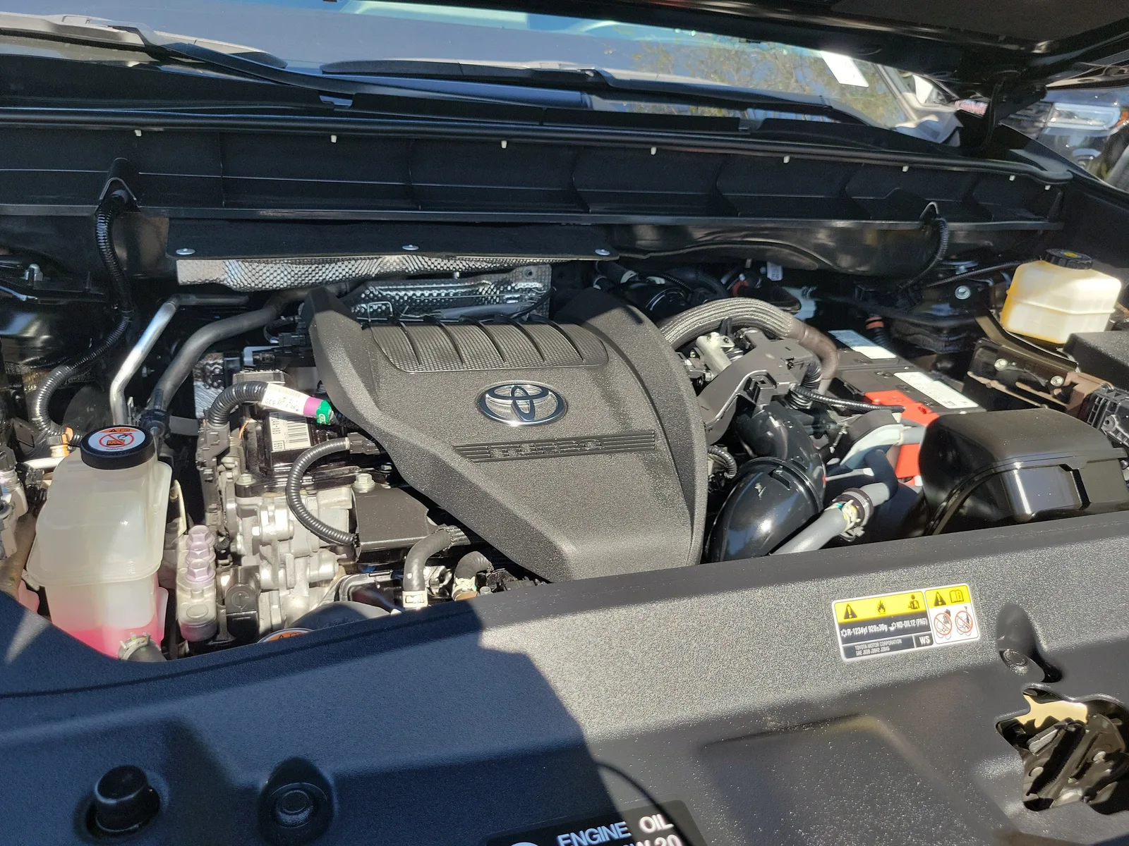 2023 Toyota Highlander L photo 28