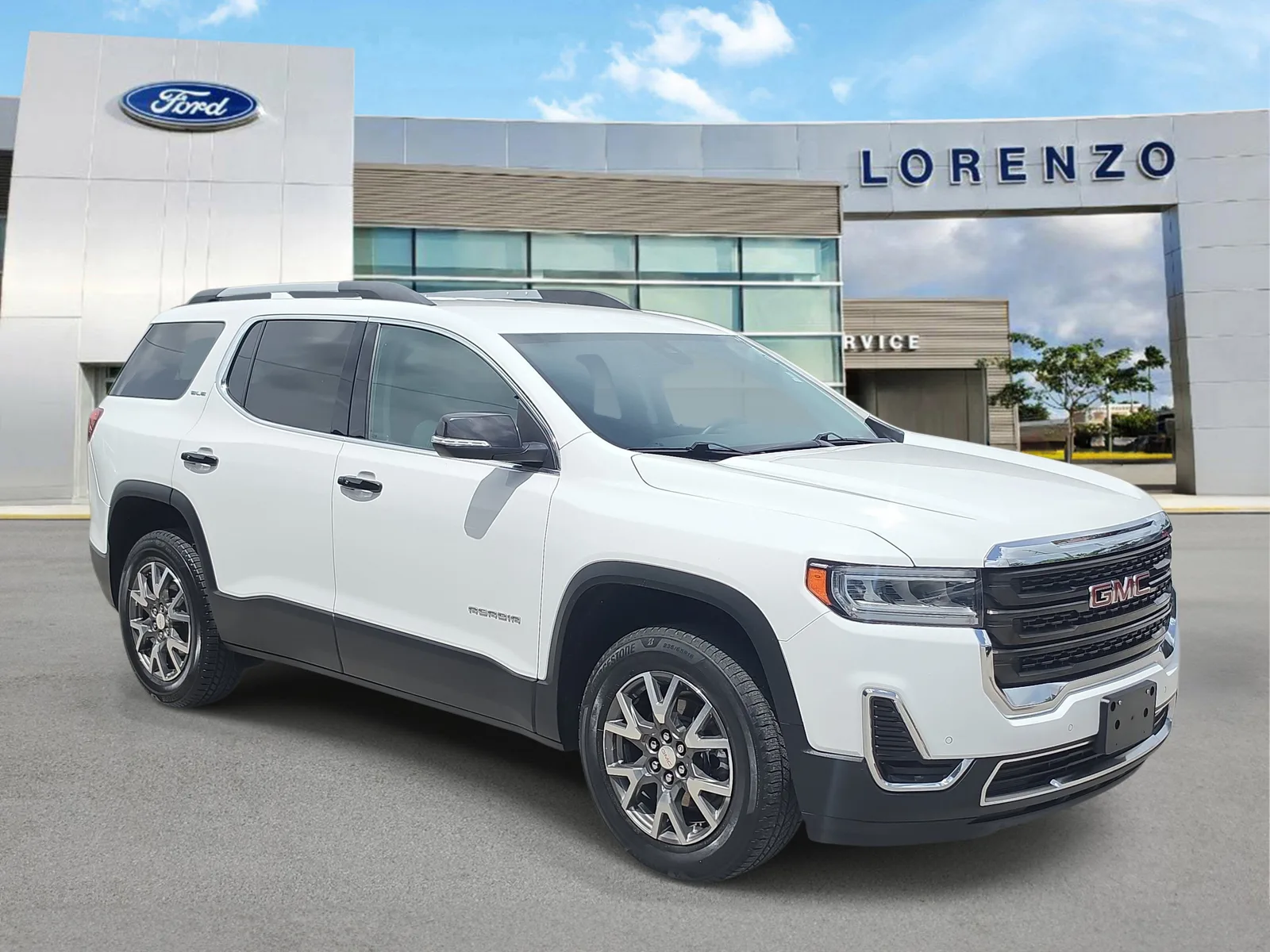 2022 GMC Acadia SLE photo 3