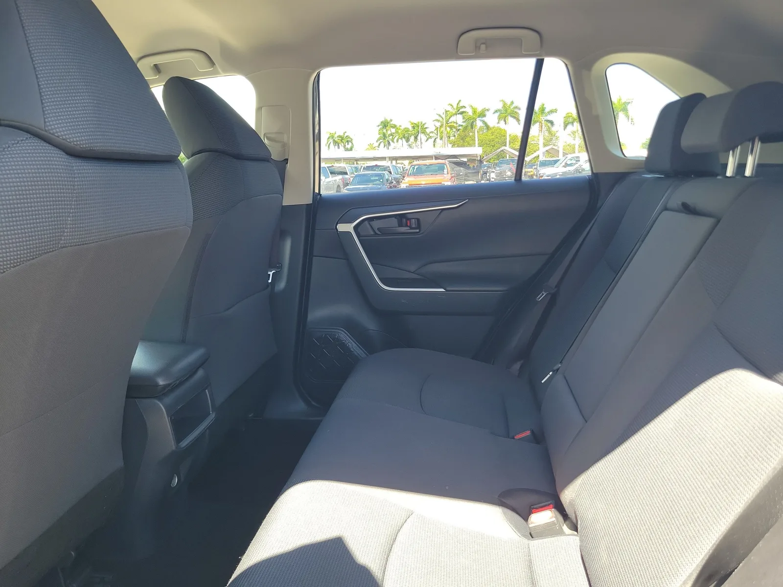 2019 Toyota RAV4 LE photo 13
