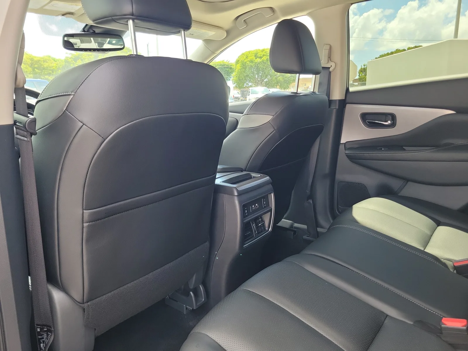2023 Nissan Murano SL photo 16