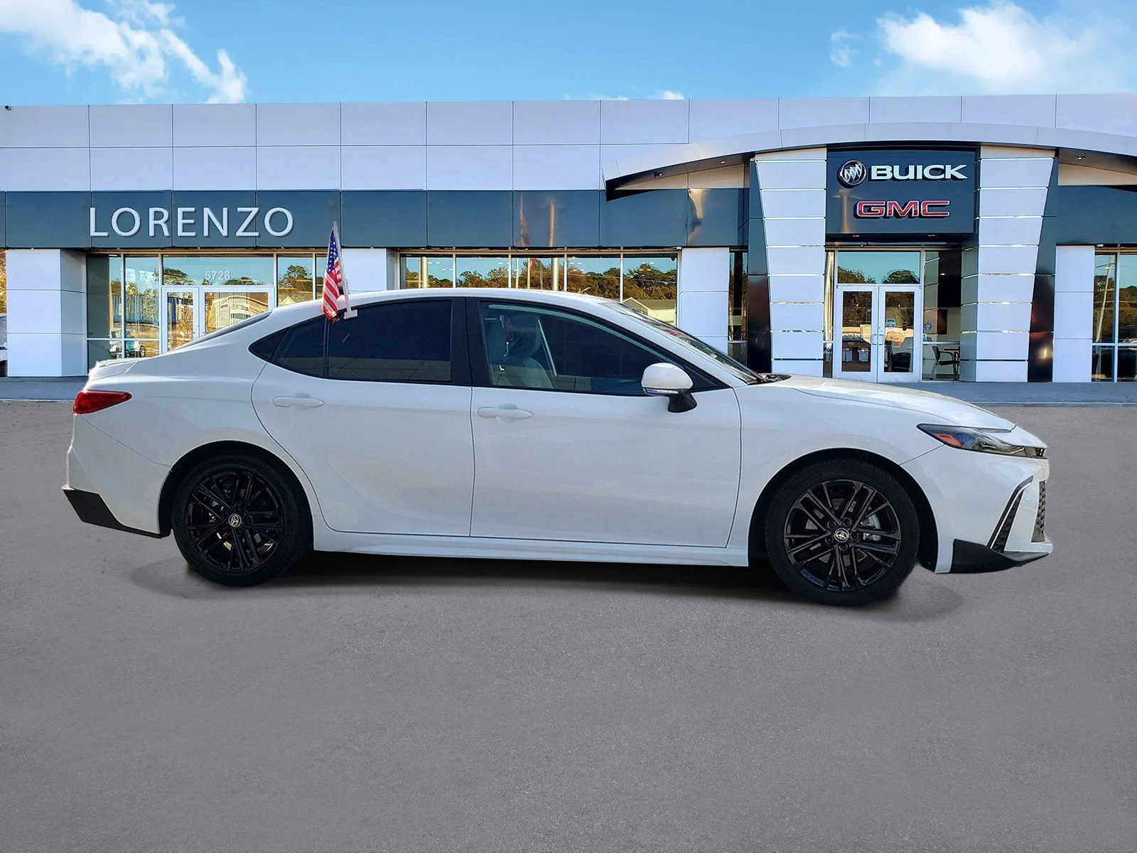 2026 Toyota Camry LE photo 5