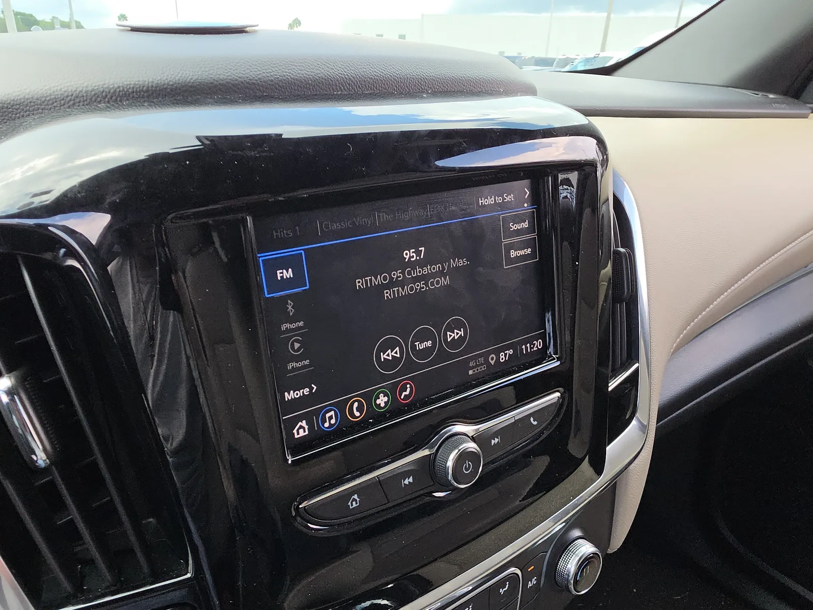 2023 Chevrolet Traverse LS photo 16
