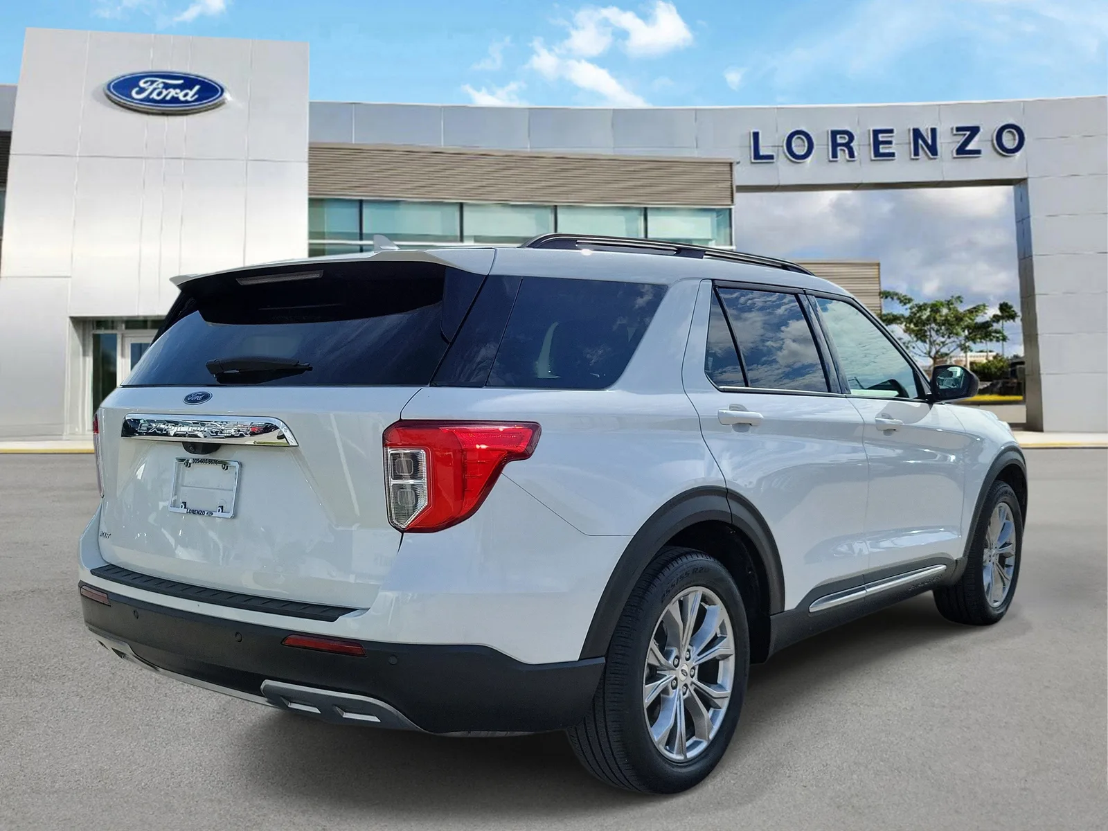2023 Ford Explorer XLT photo 5