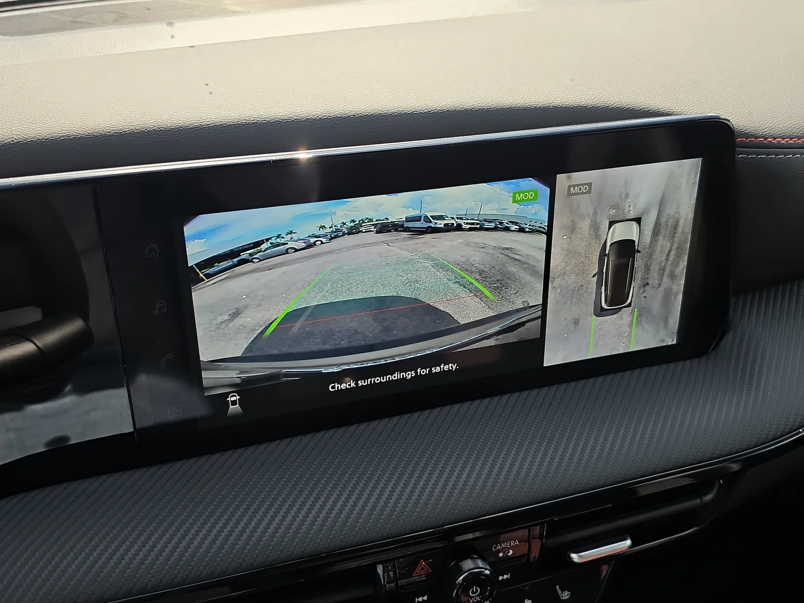 2026 Nissan Kicks SR 4WD photo 8