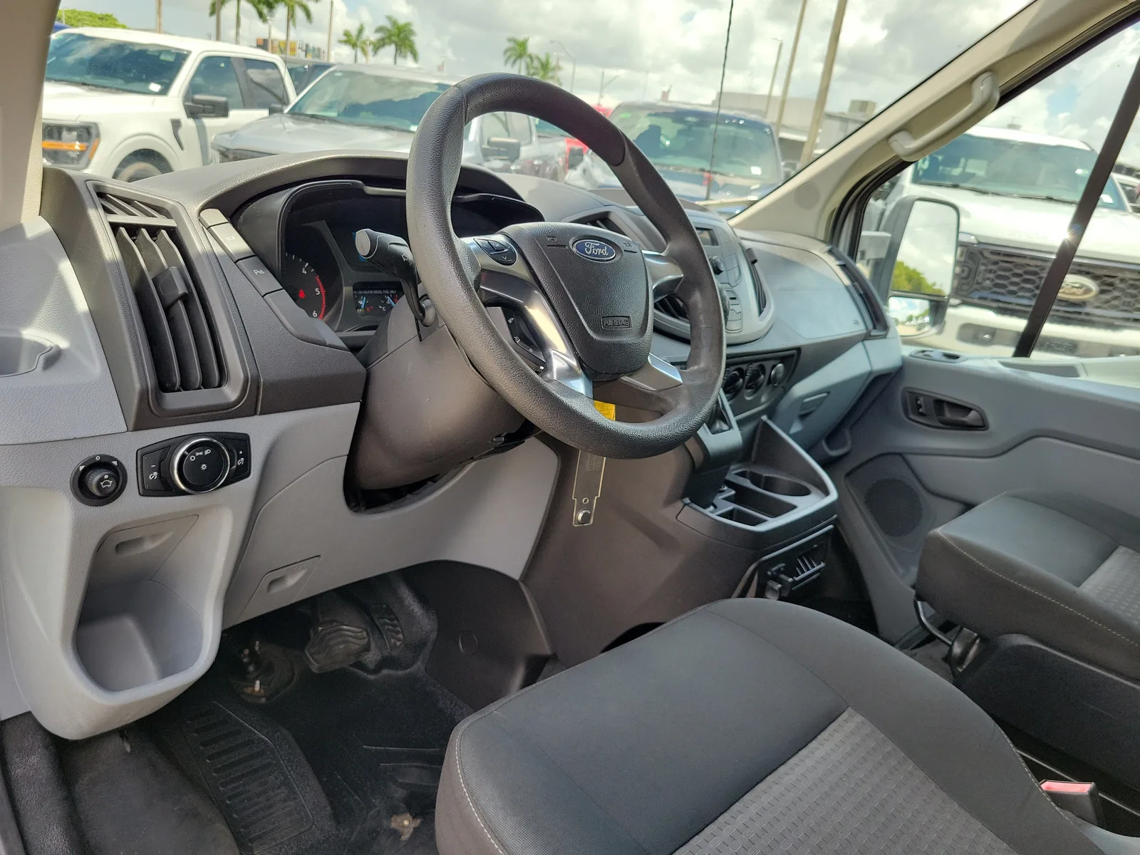 2016 Ford Transit Wagon XL photo 24