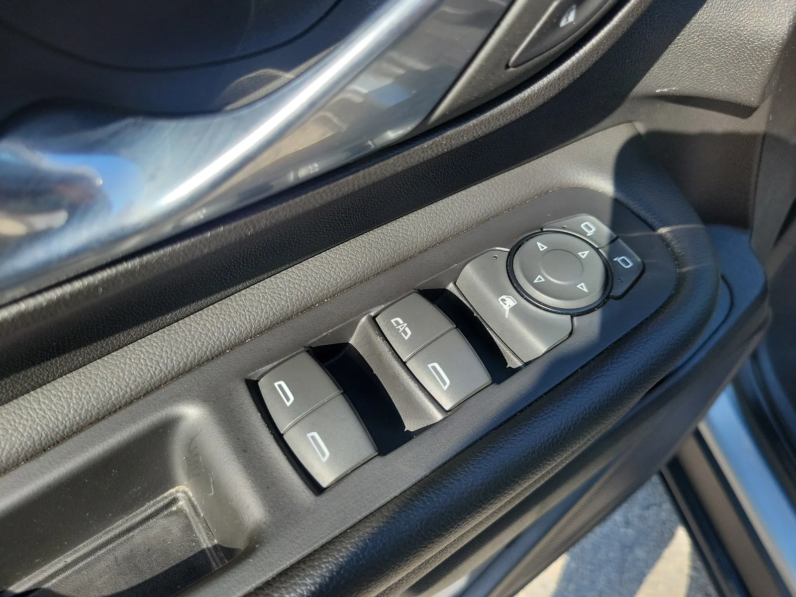 2023 GMC Terrain SLT photo 25