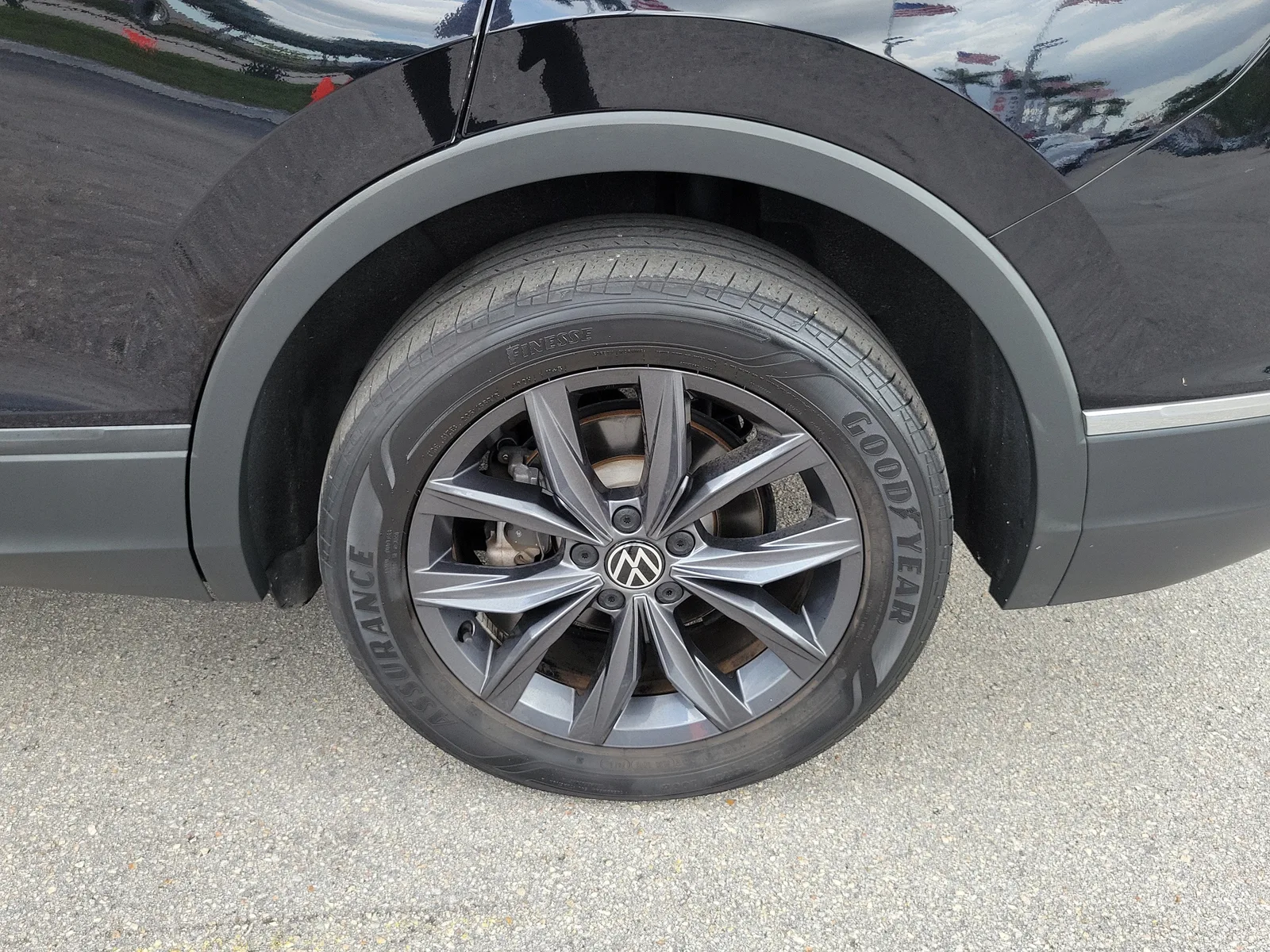 2022 Volkswagen Tiguan SE photo 26