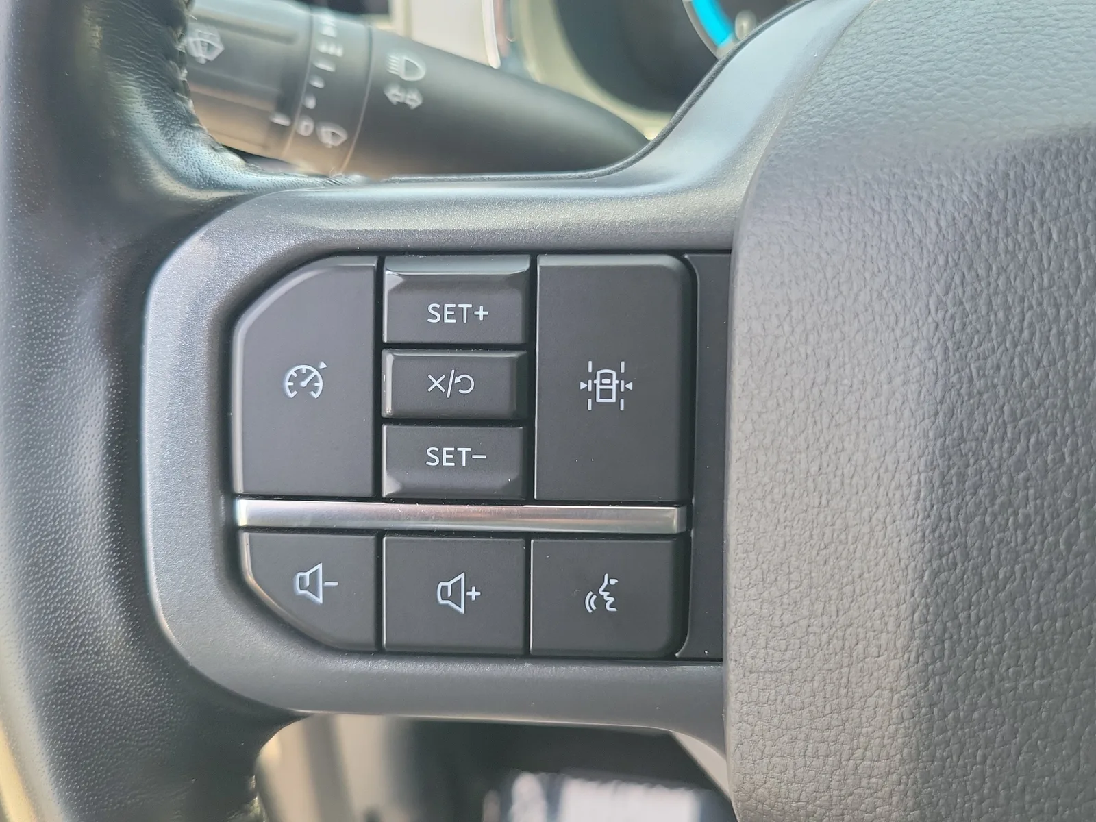 2023 Ford F-150 LARIAT 4WD photo 20
