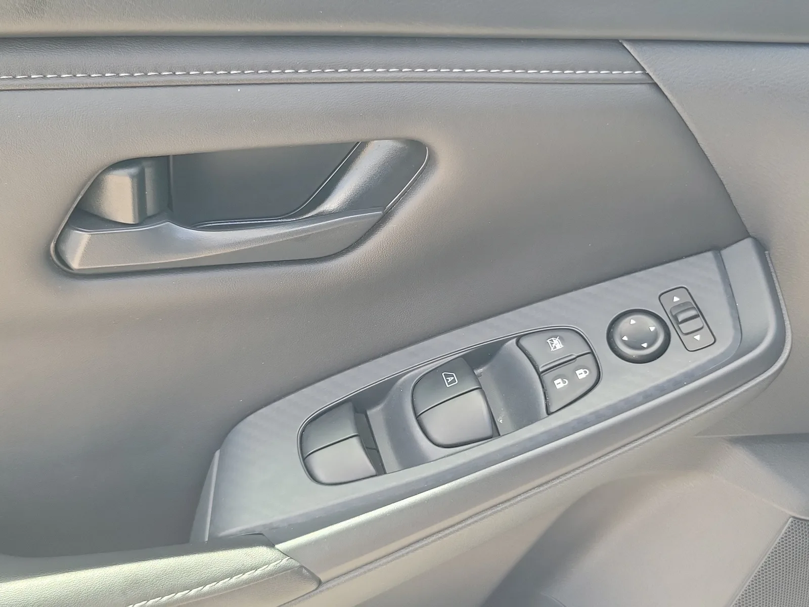 2025 Nissan Sentra S photo 25