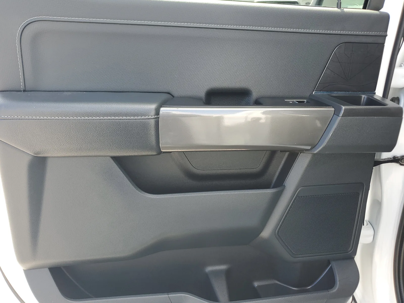 2023 Ford F-150 XLT 4WD photo 27
