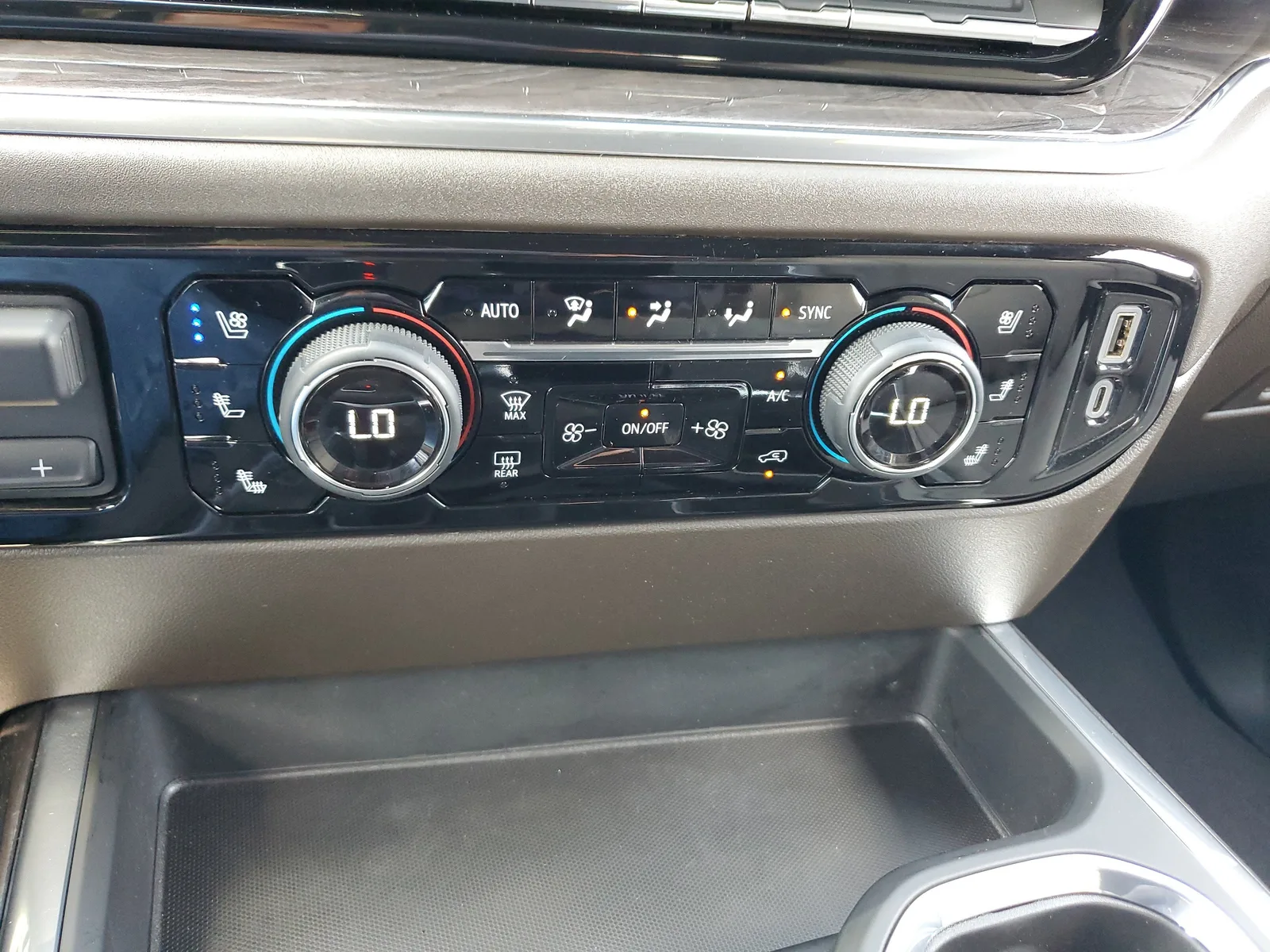 2024 Chevrolet Silverado 1500 LTZ photo 23
