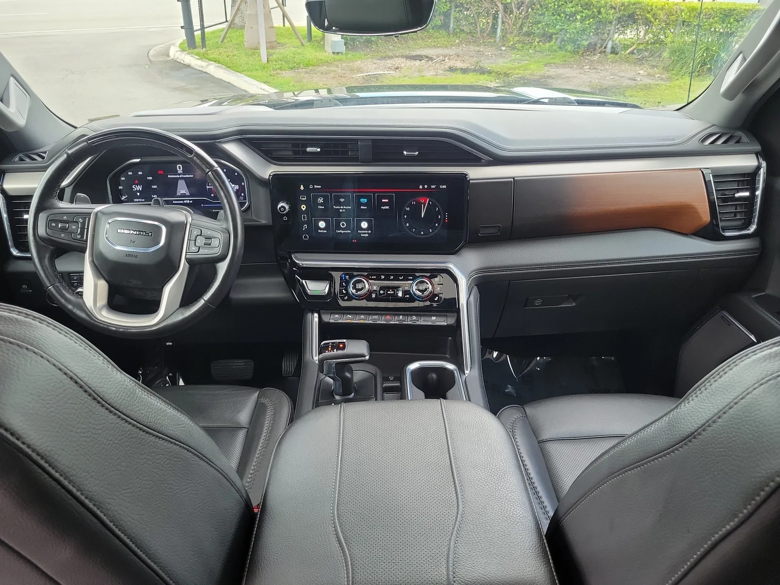 2024 GMC Sierra 1500 Denali photo 18