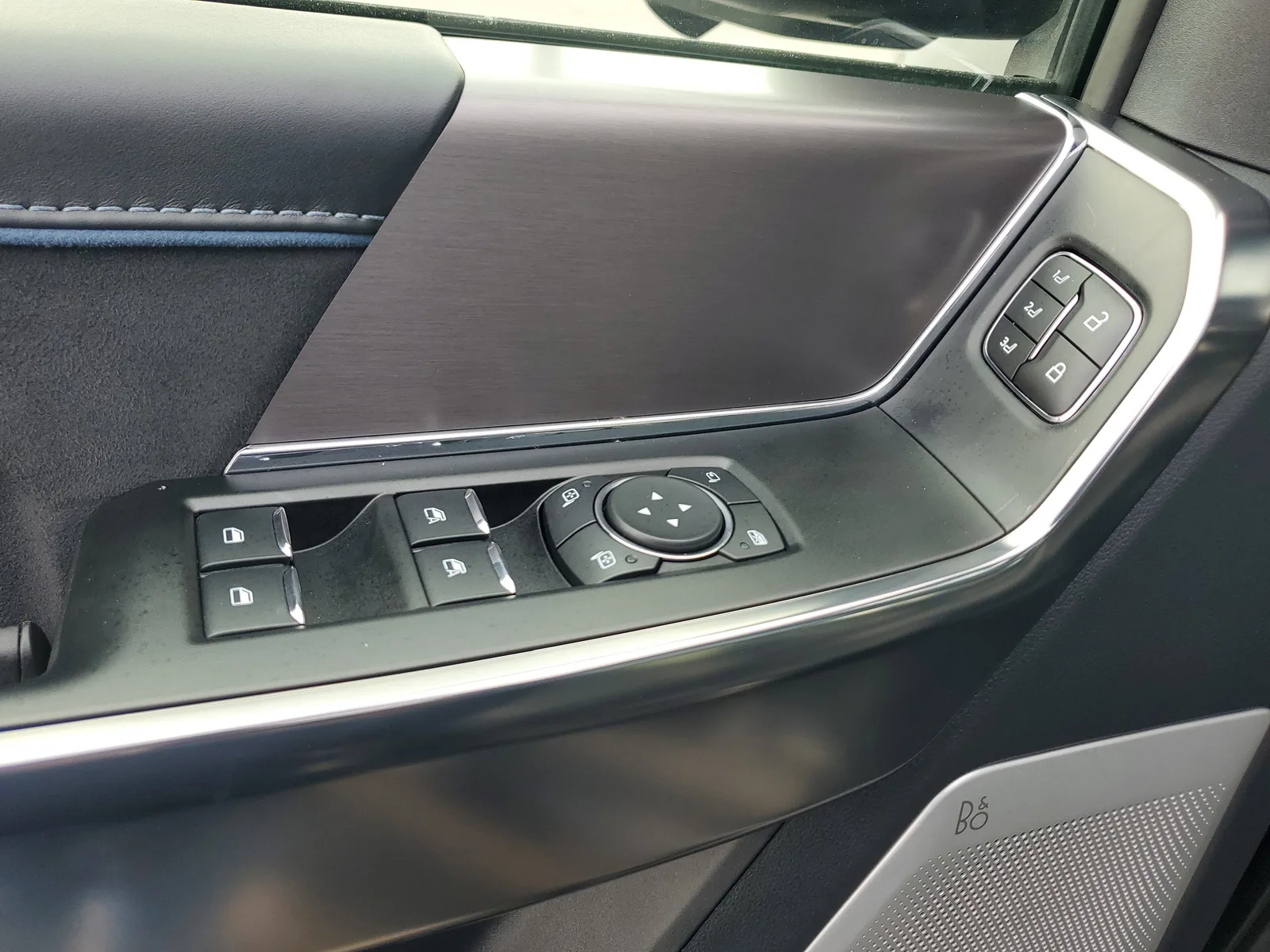 2025 Ford F-150 Platinum photo 27