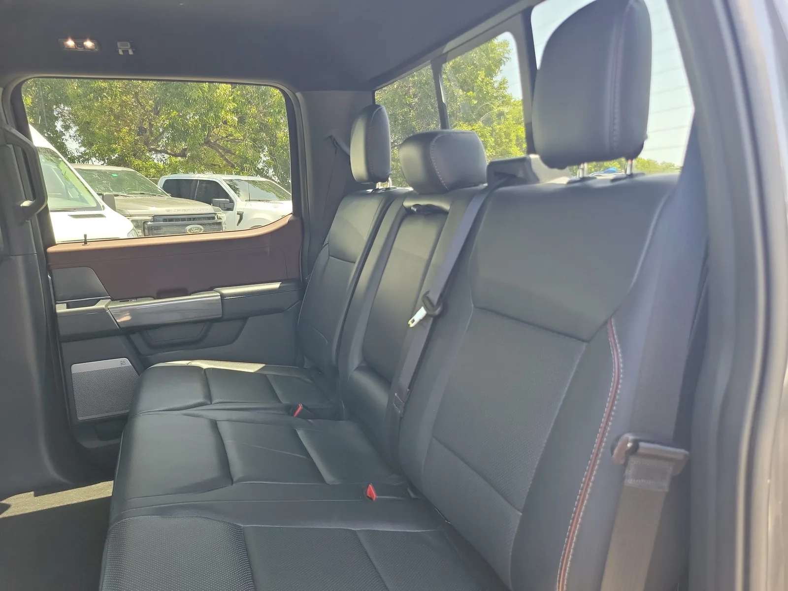 2023 Ford F-150 LARIAT 4WD photo 14