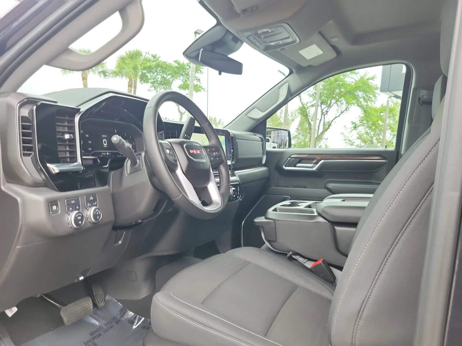 2024 GMC Sierra 1500 Elevation photo 9