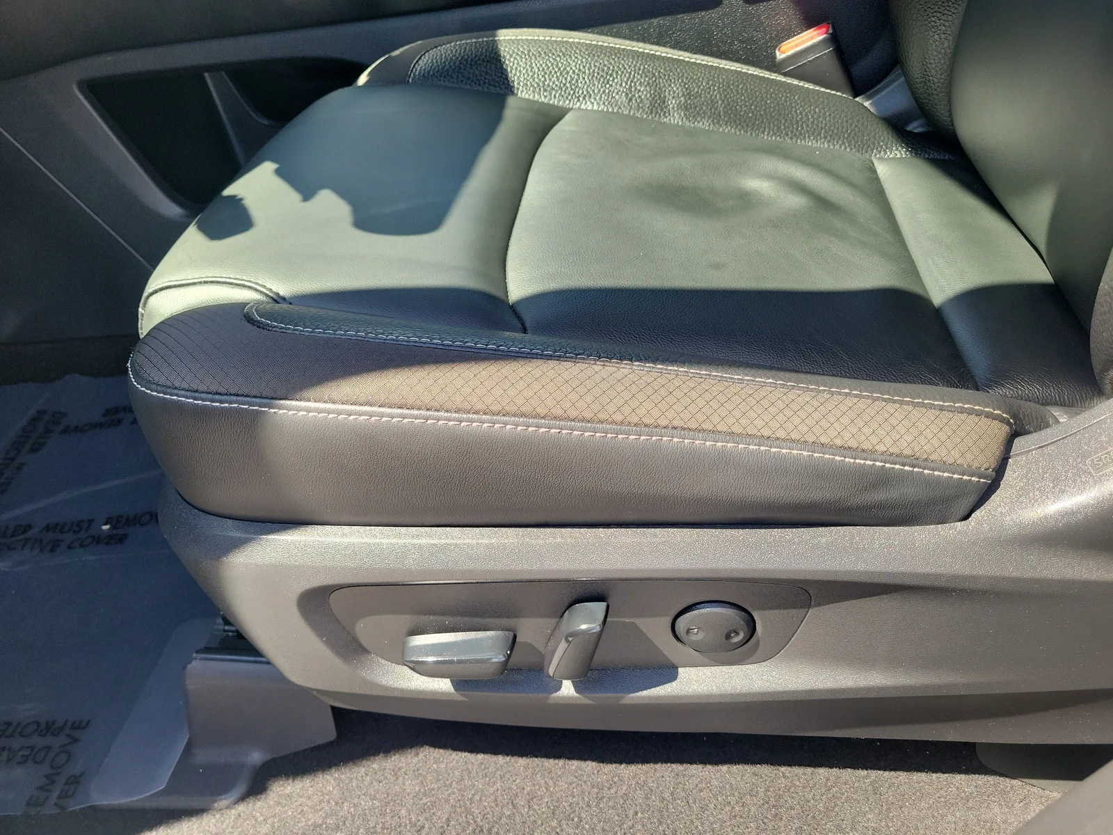 2022 Nissan Pathfinder SL photo 11