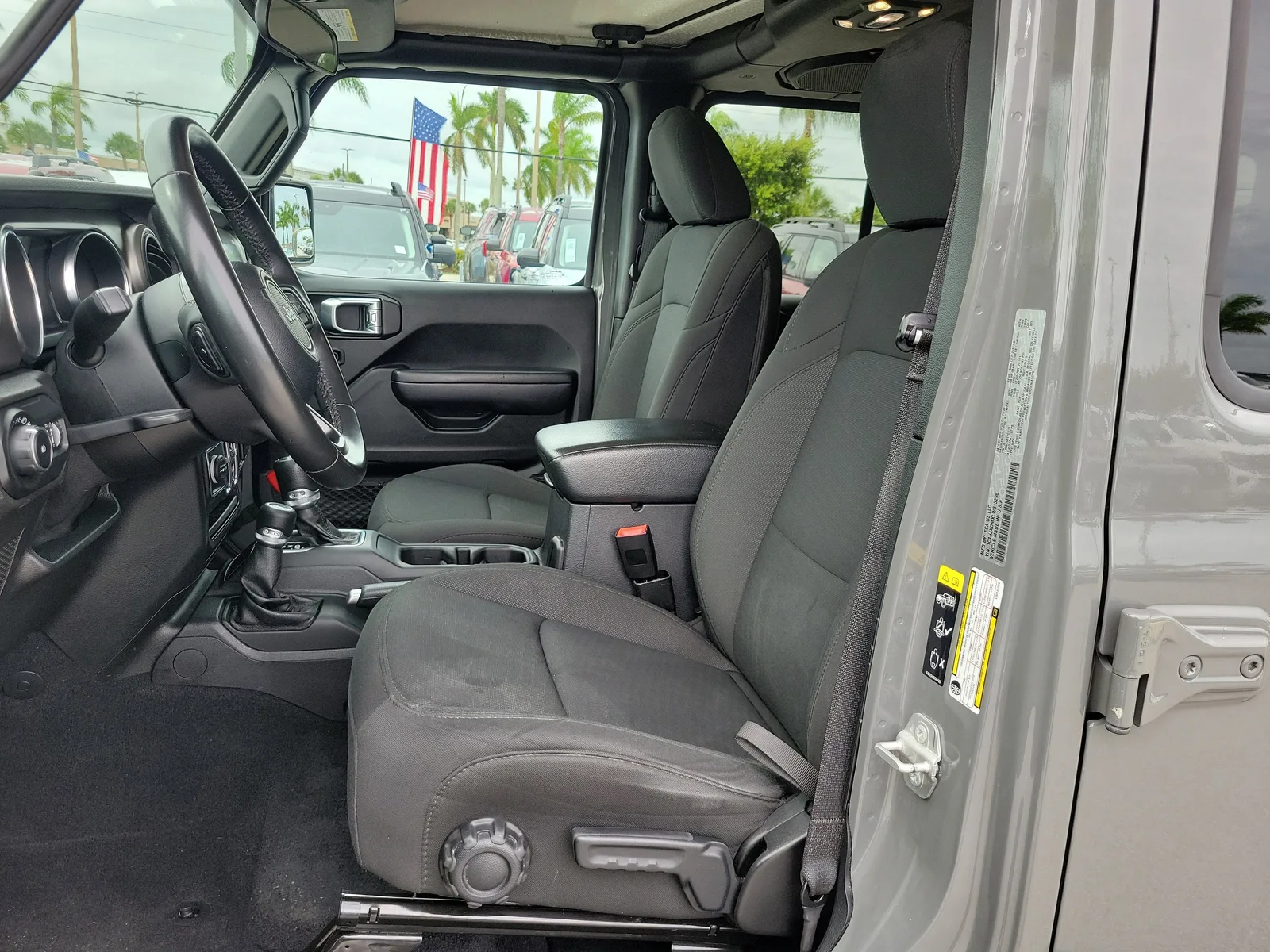 2020 Jeep Wrangler Unlimited Willys 4WD Diesel photo 19