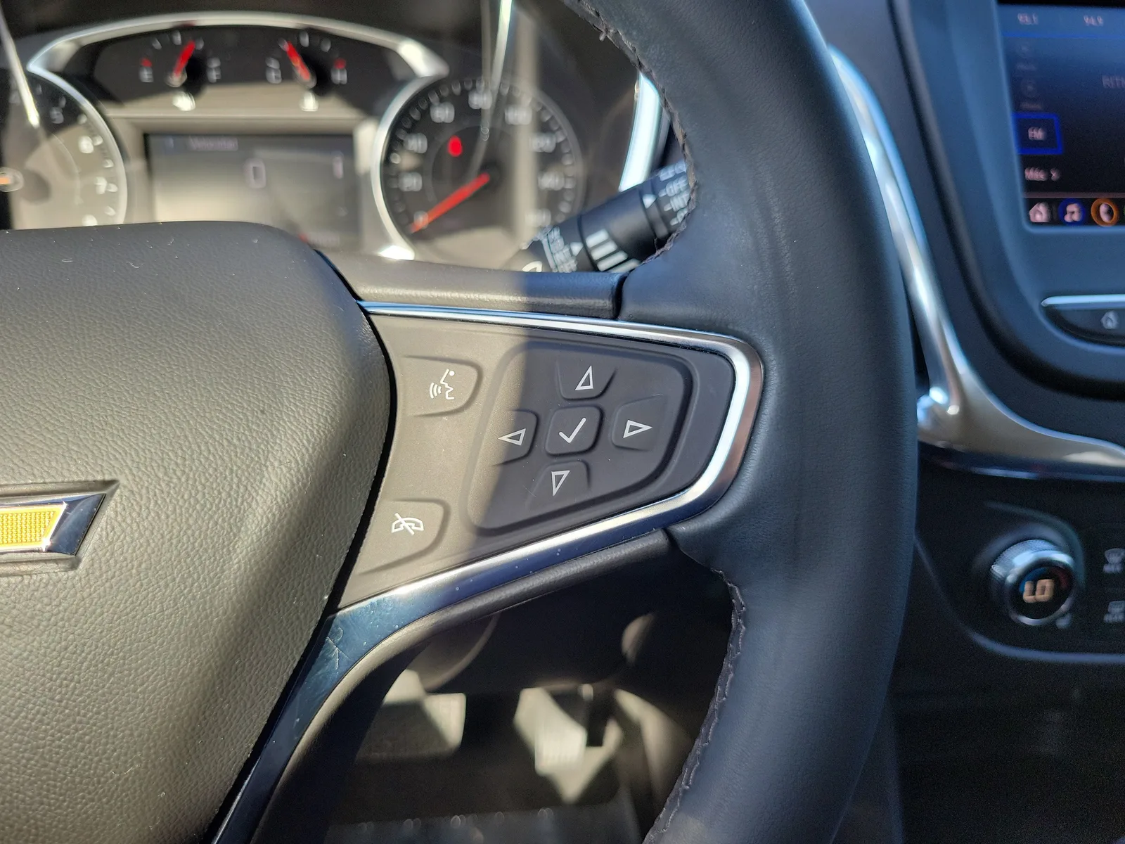 2024 Chevrolet Equinox LT photo 21