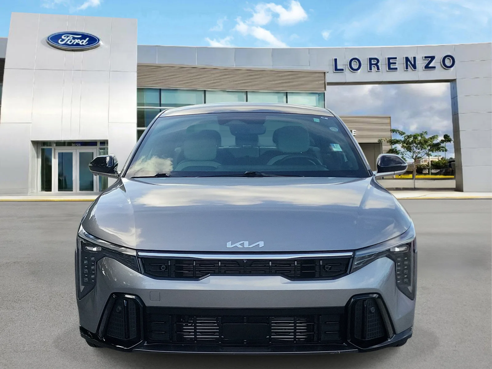 2025 Kia K4 GT-Line Turbo photo 2