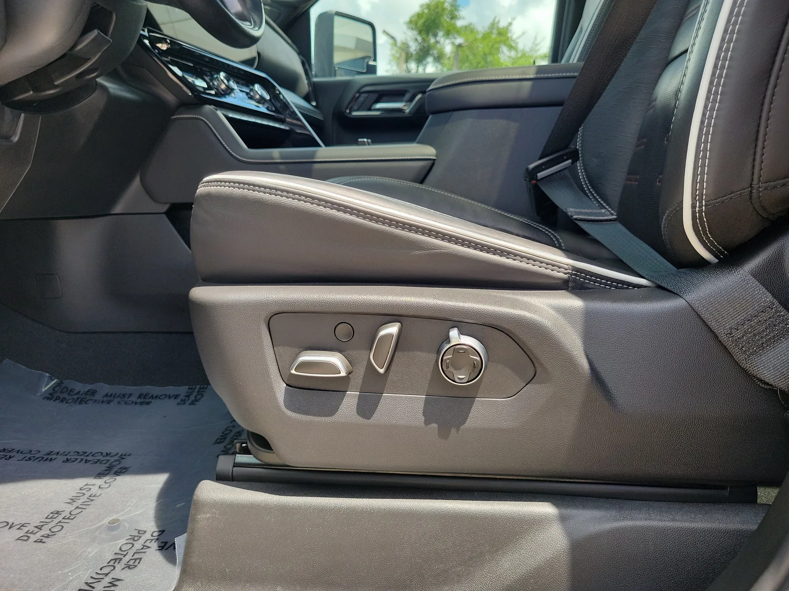 2025 GMC Sierra 2500 HD AT4X photo 13