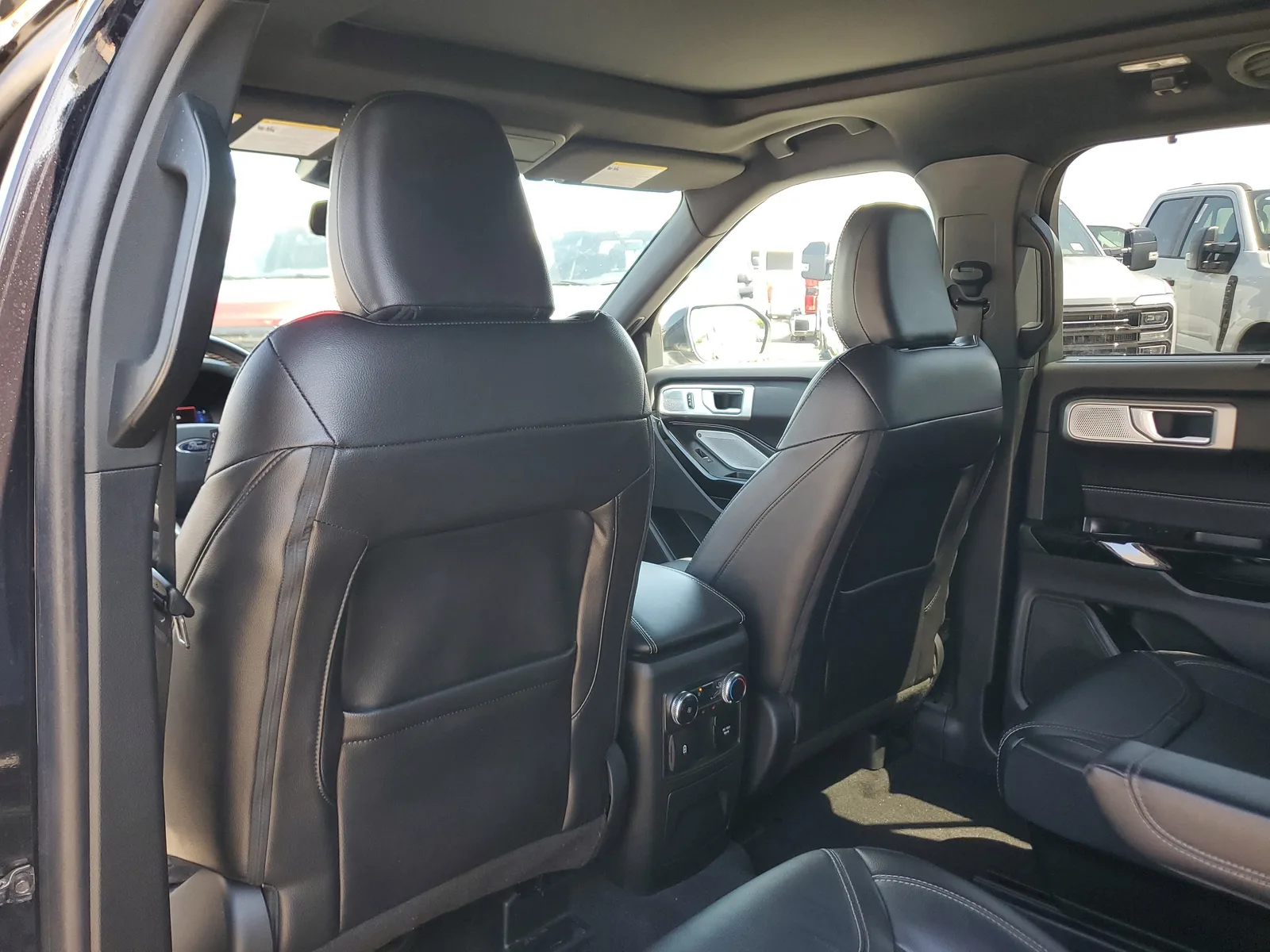 2023 Ford Explorer ST 4WD photo 14