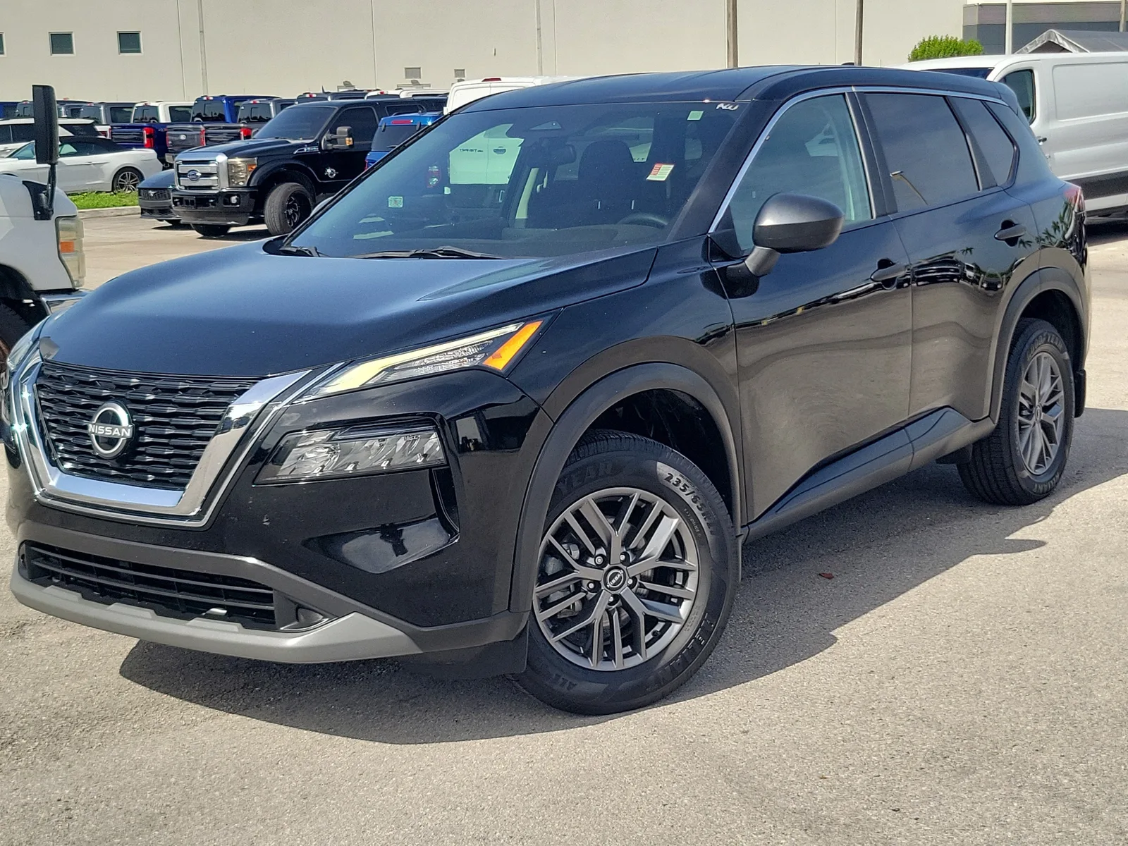 2023 Nissan Rogue S photo 32