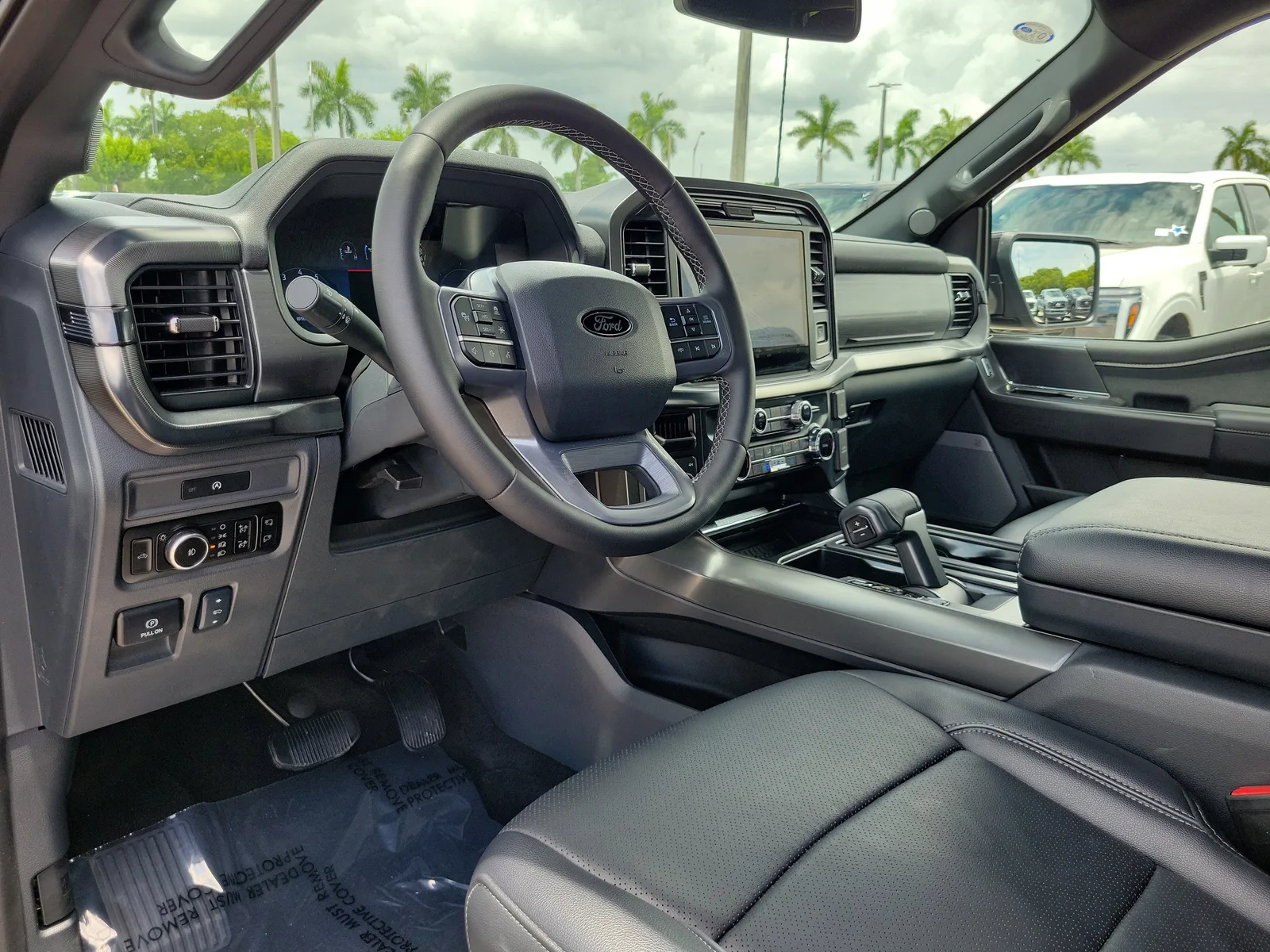 2025 Ford F-150 LARIAT 4WD photo 12