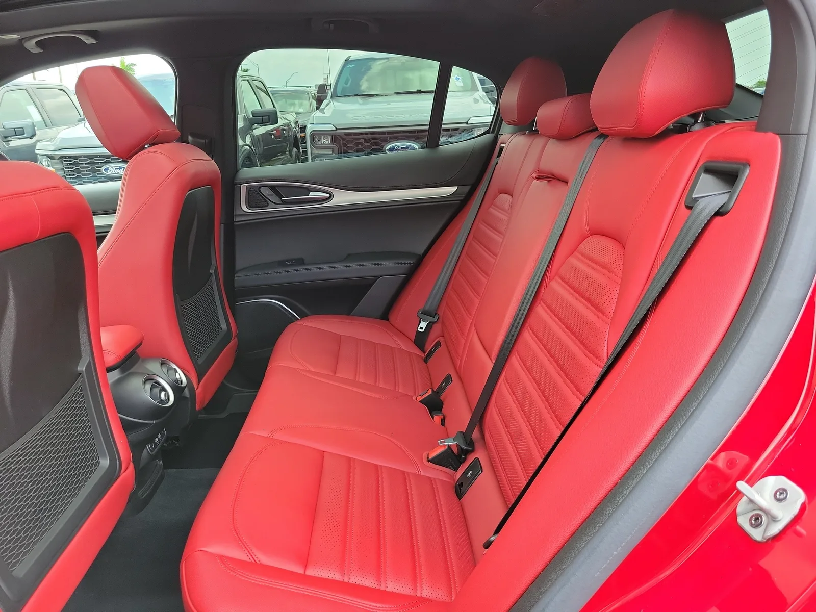 2022 Alfa Romeo Stelvio Veloce 4WD photo 13