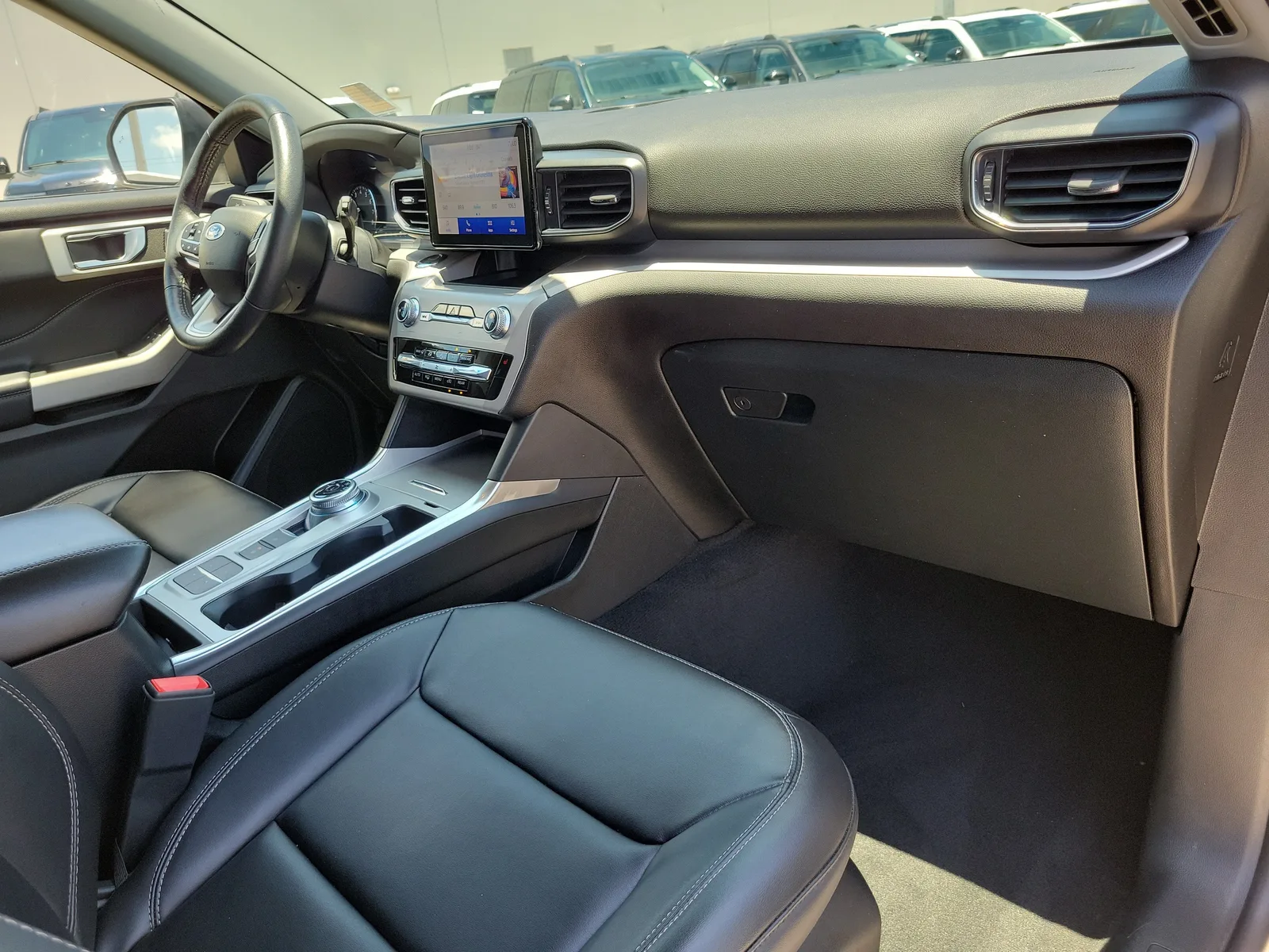 2023 Ford Explorer XLT photo 19