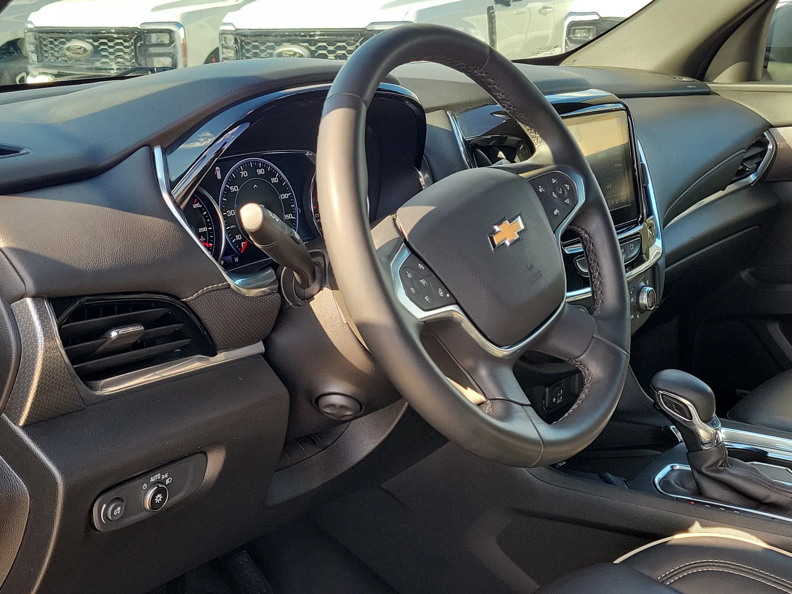 2023 Chevrolet Traverse Premier photo 9